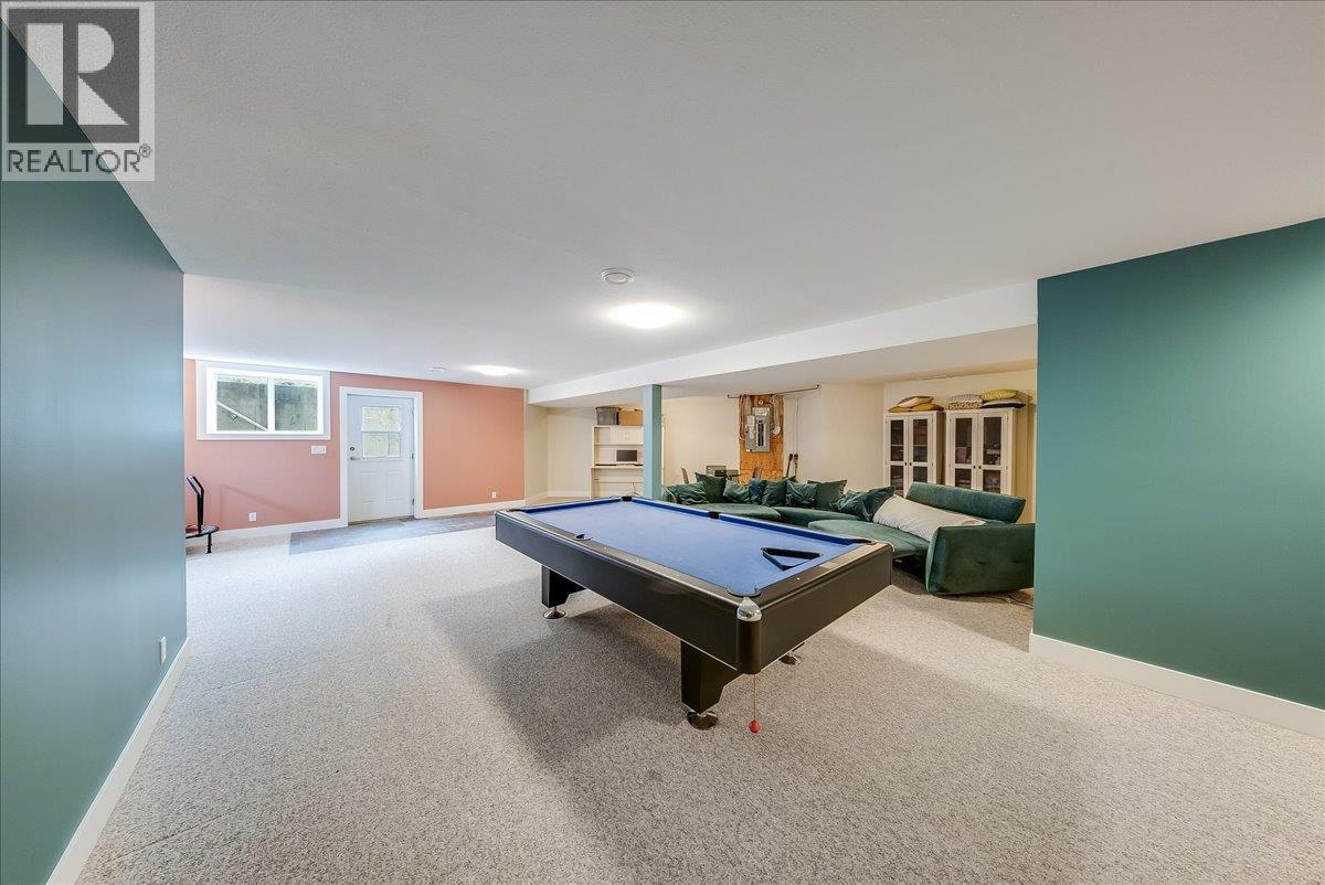 816 Columbia Road, Castlegar, British Columbia  V1N 4K6 - Photo 29 - 10388402