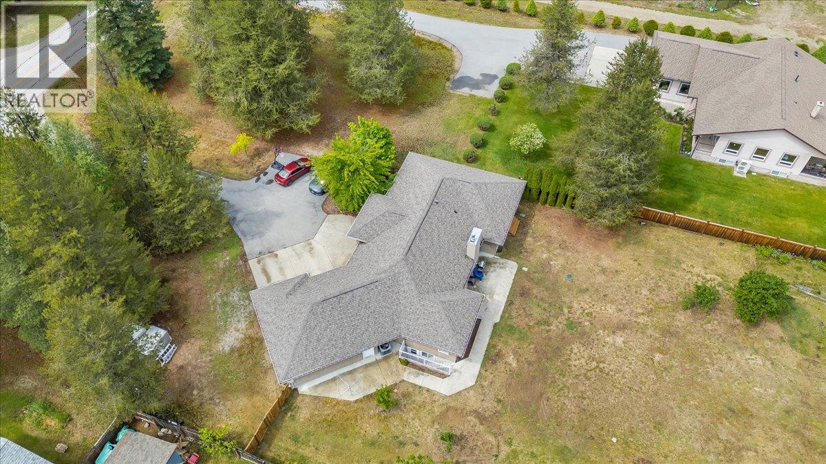 816 Columbia Road, Castlegar, British Columbia  V1N 4K6 - Photo 39 - 10388402