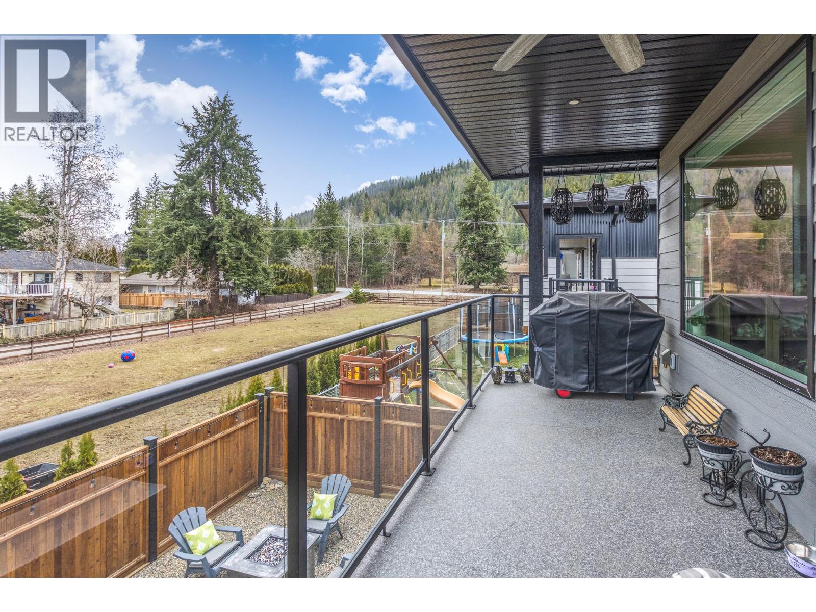 1441 20 Avenue Se Unit# 4, Salmon Arm, British Columbia  V1E 2M9 - Photo 37 - 10389358