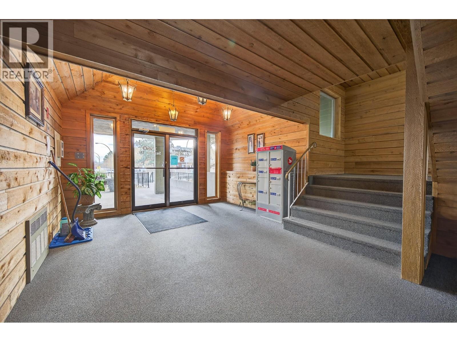 1560 Summit Drive Unit# 106, Kamloops, British Columbia  V2E 1R5 - Photo 2 - 10389317