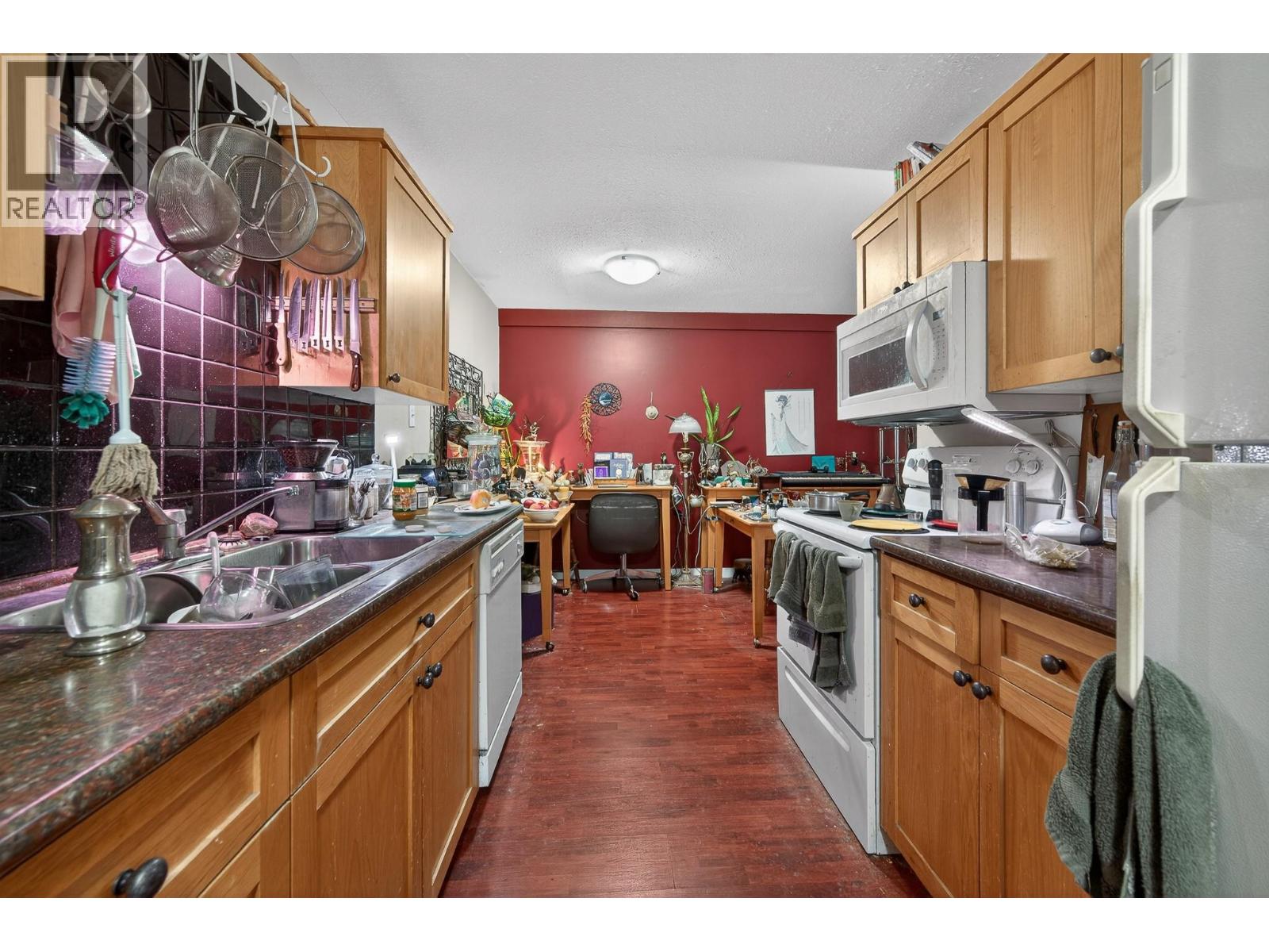 1560 Summit Drive Unit# 106, Kamloops, British Columbia  V2E 1R5 - Photo 5 - 10389317
