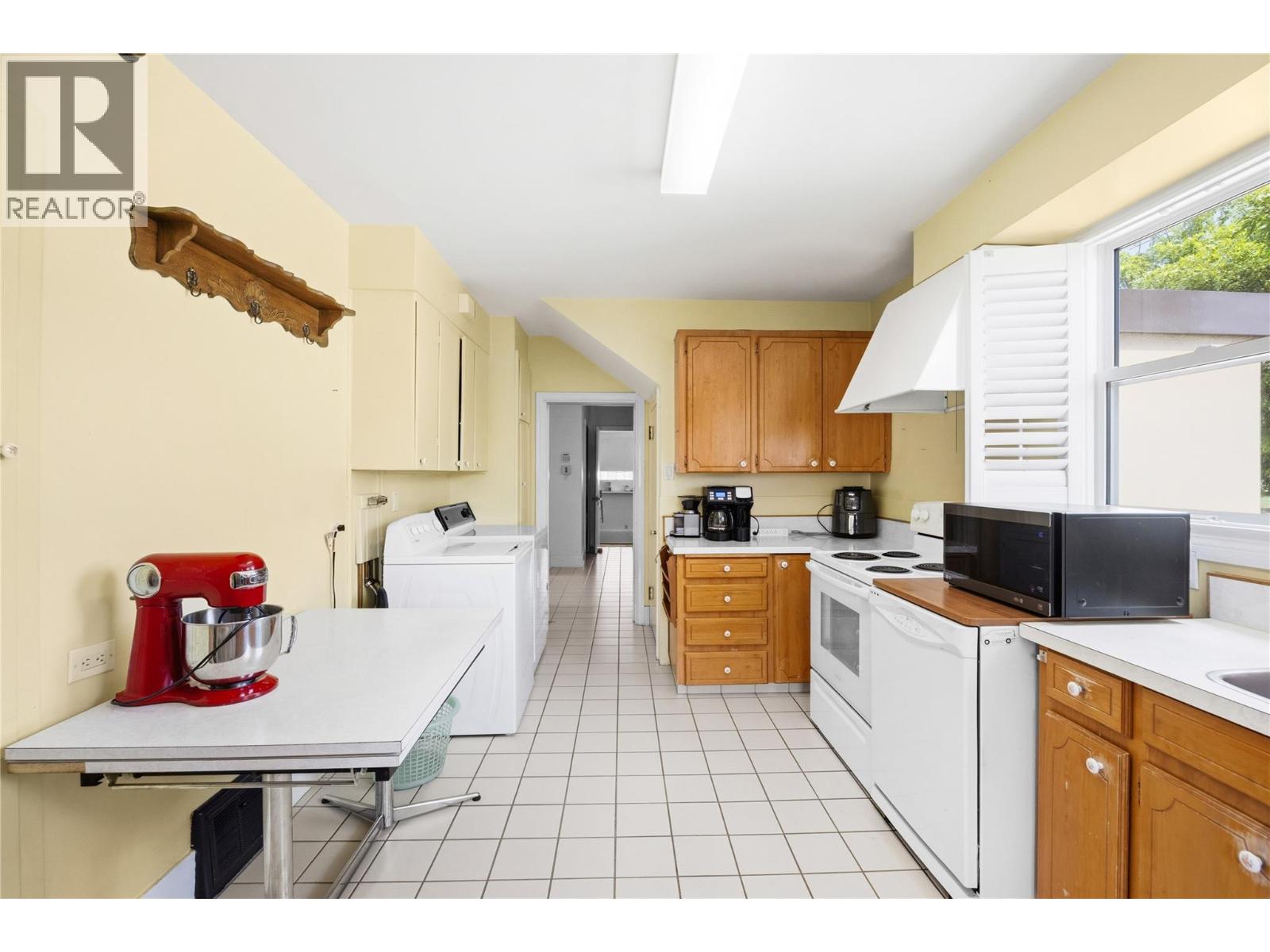 763 Argyle Street, Penticton, British Columbia  V2A 5N8 - Photo 3 - 10389330