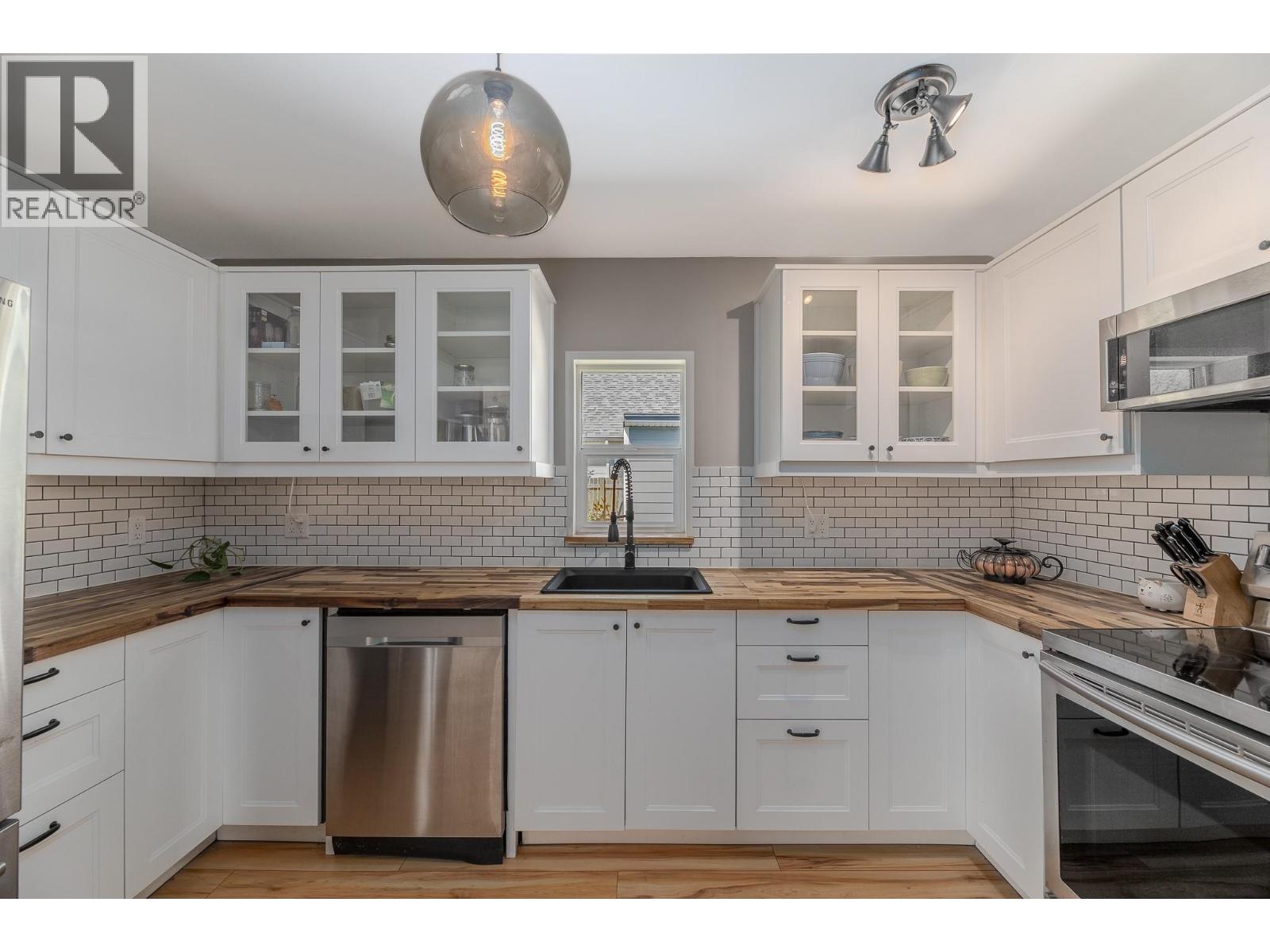 430 6th Avenue, Keremeos, British Columbia  V0X 1N3 - Photo 15 - 10389194