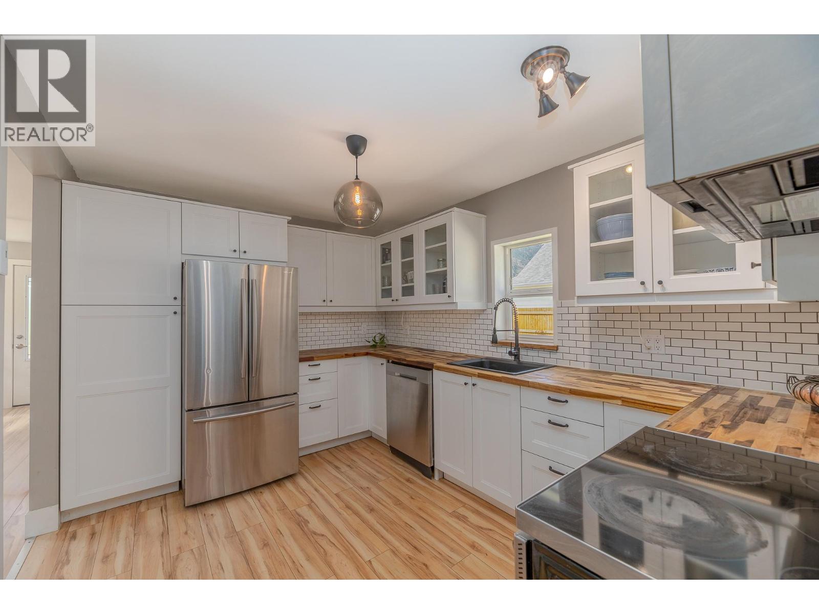 430 6th Avenue, Keremeos, British Columbia  V0X 1N3 - Photo 16 - 10389194