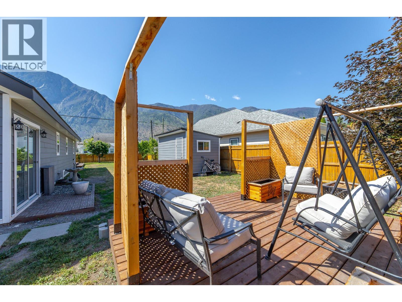 430 6th Avenue, Keremeos, British Columbia  V0X 1N3 - Photo 31 - 10389194