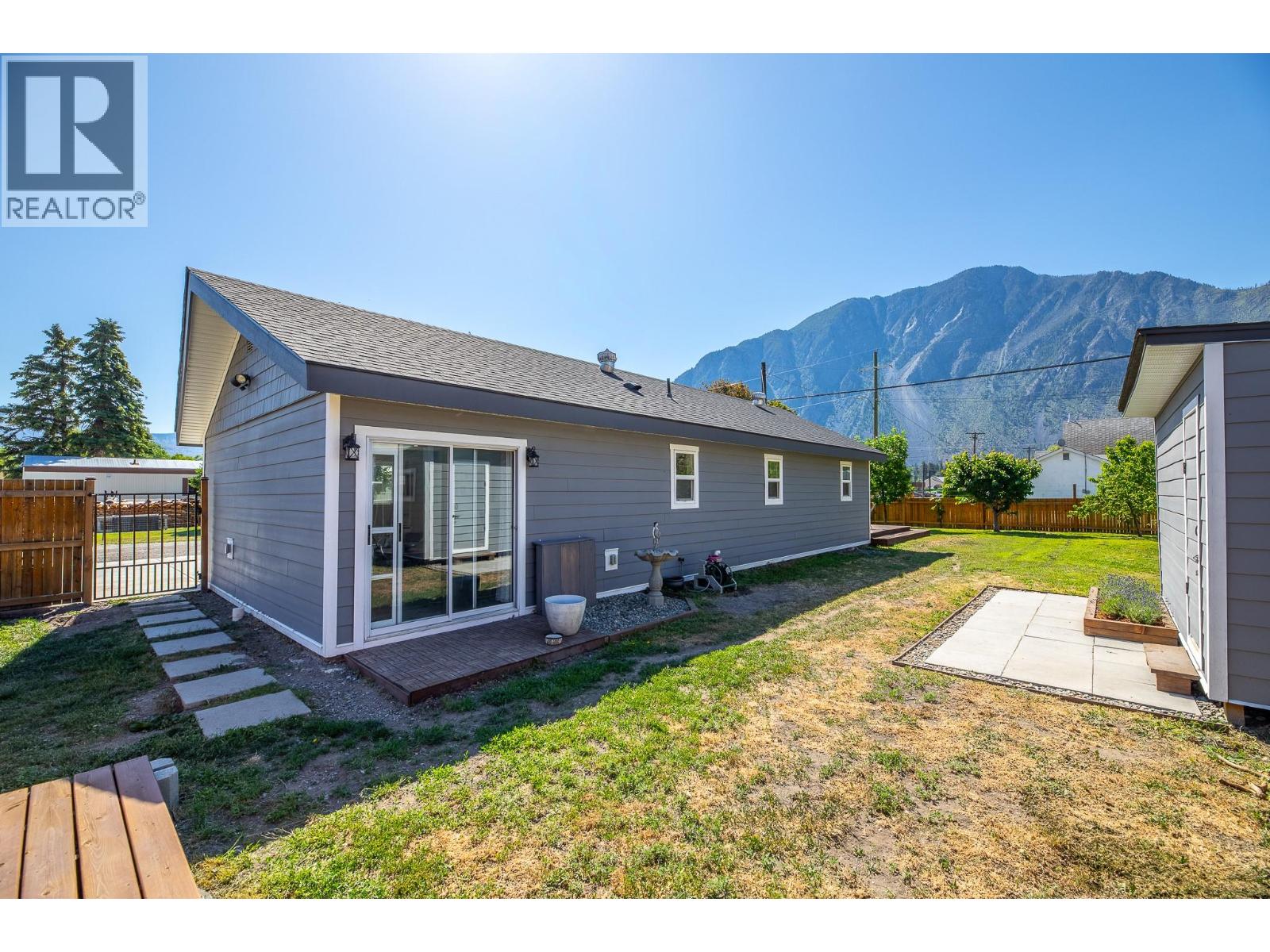 430 6th Avenue, Keremeos, British Columbia  V0X 1N3 - Photo 32 - 10389194