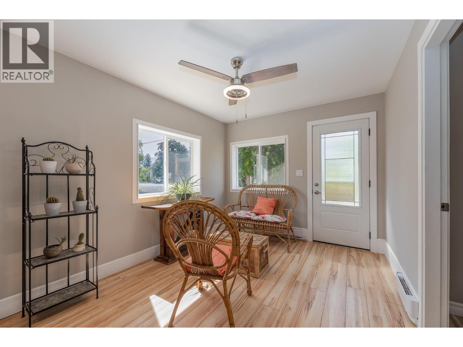 430 6th Avenue, Keremeos, British Columbia  V0X 1N3 - Photo 5 - 10389194