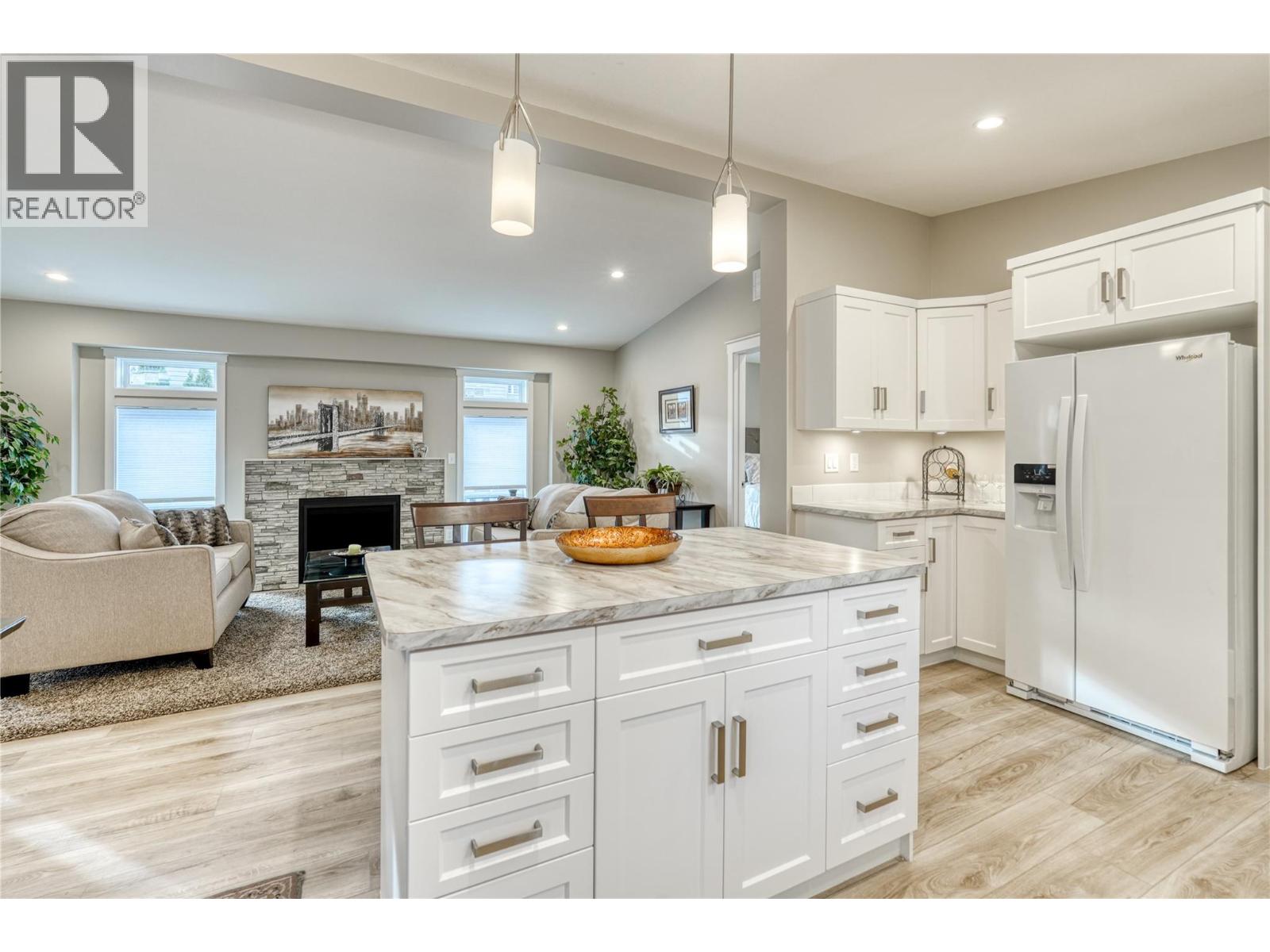 321 Yorkton Avenue Unit# 11 Lot# 11, Penticton, British Columbia  V2A 3V6 - Photo 2 - 10388734