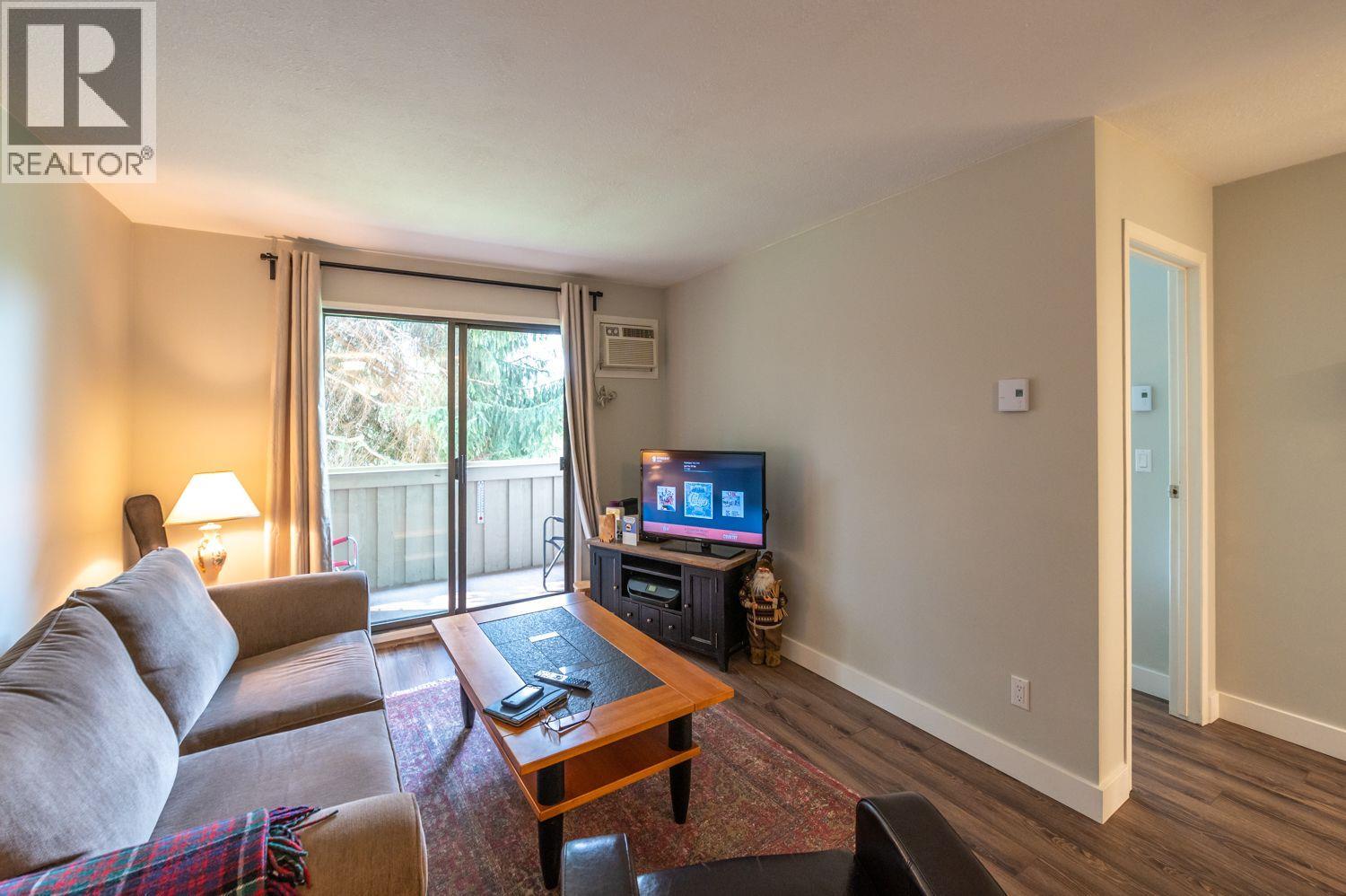 150 Skaha Place Unit# 201, Penticton, British Columbia  V2A 7K1 - Photo 2 - 10389115