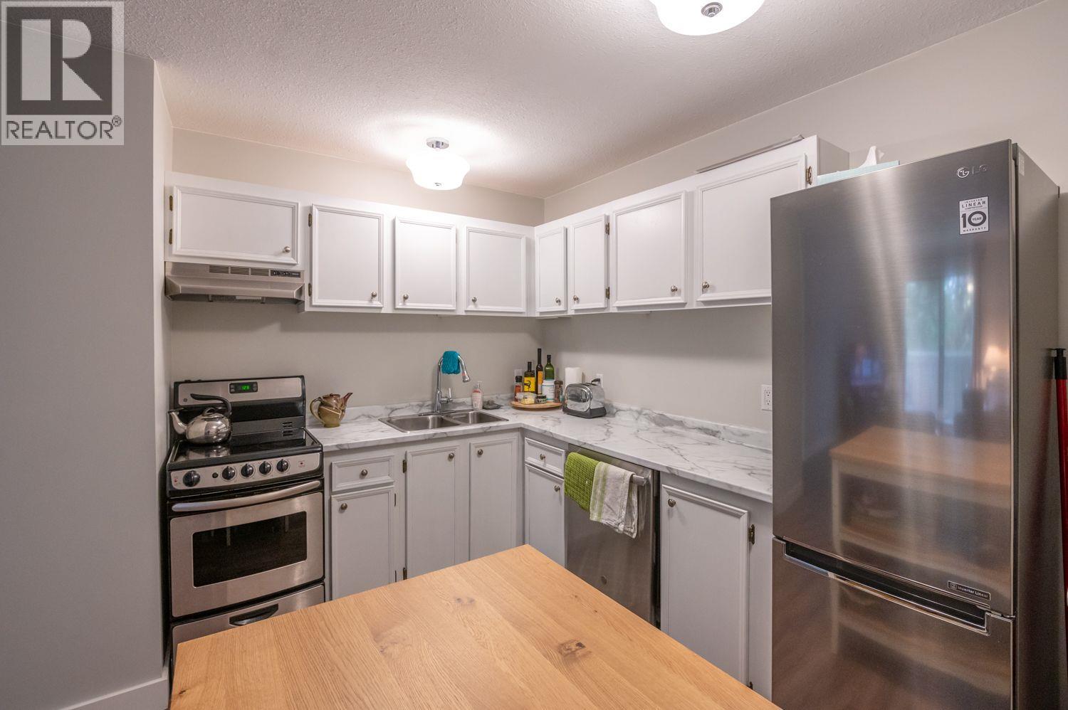 150 Skaha Place Unit# 201, Penticton, British Columbia  V2A 7K1 - Photo 6 - 10389115