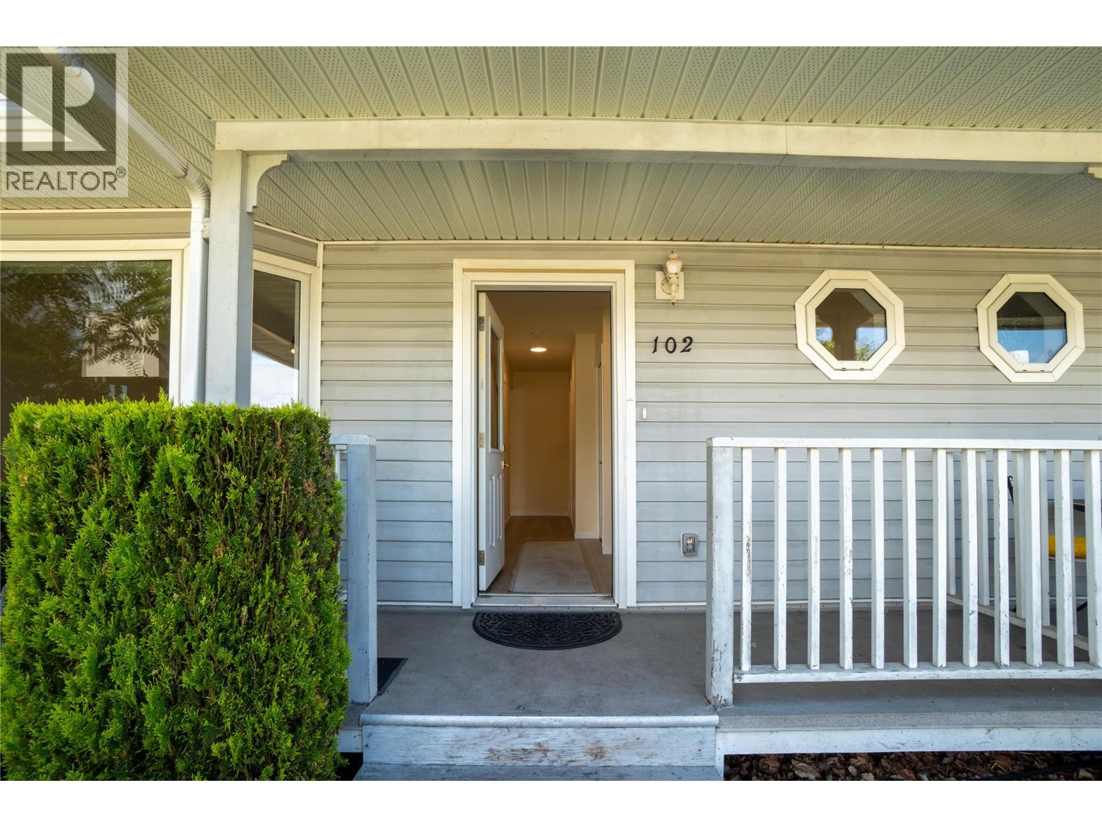 183 Maple Street Unit# 102, Penticton, British Columbia  V2A 5V4 - Photo 3 - 10389468