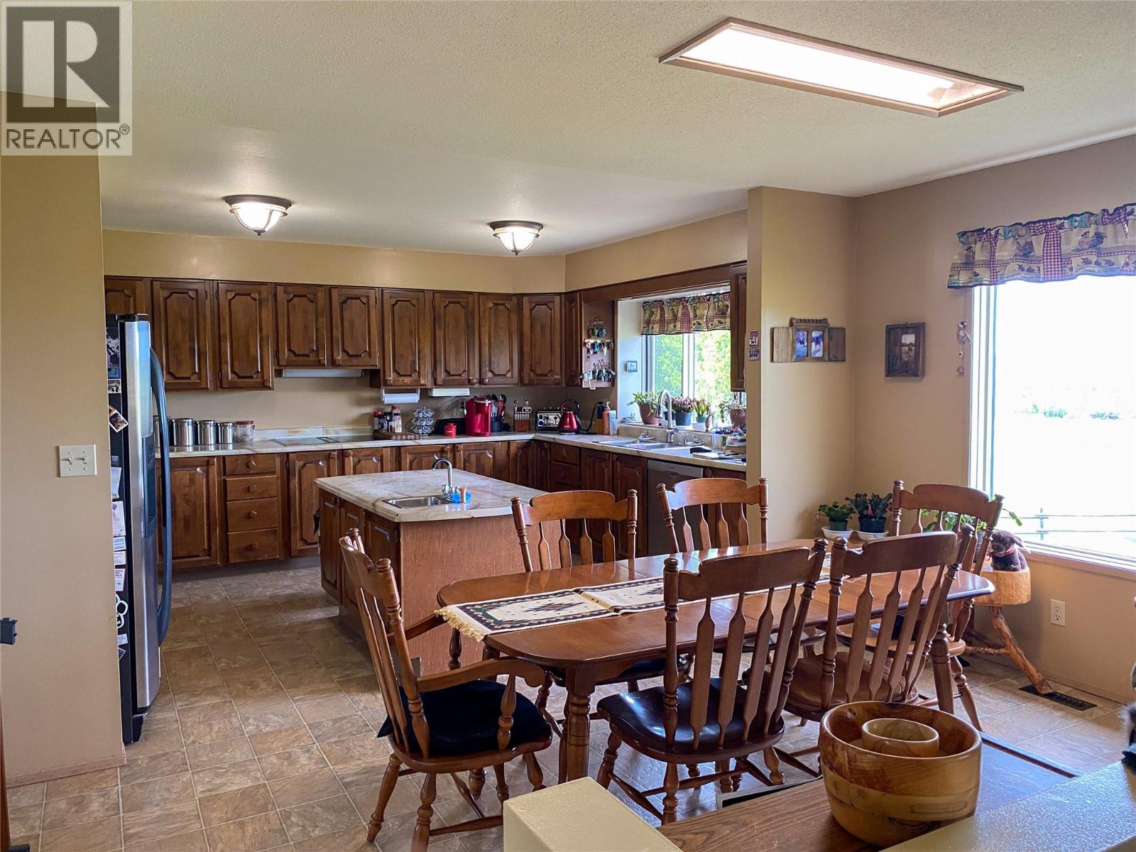 2371 206 Road, Dawson Creek, British Columbia  V1G 0C2 - Photo 4 - 10389442