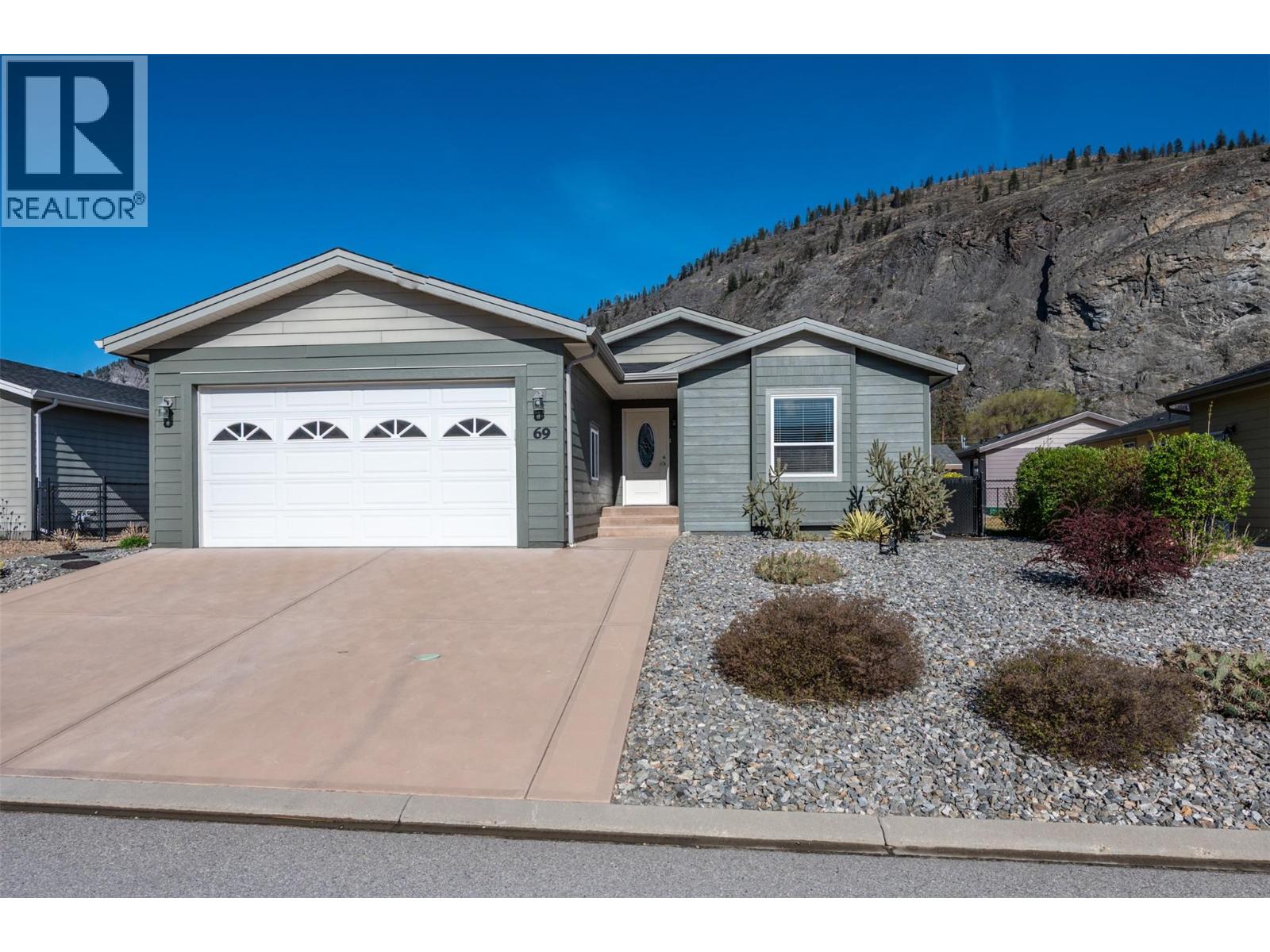 8300 Gallagher Lake Frontage Road Unit# 69, Oliver, British Columbia  V0H 1T2 - Photo 2 - 10389467