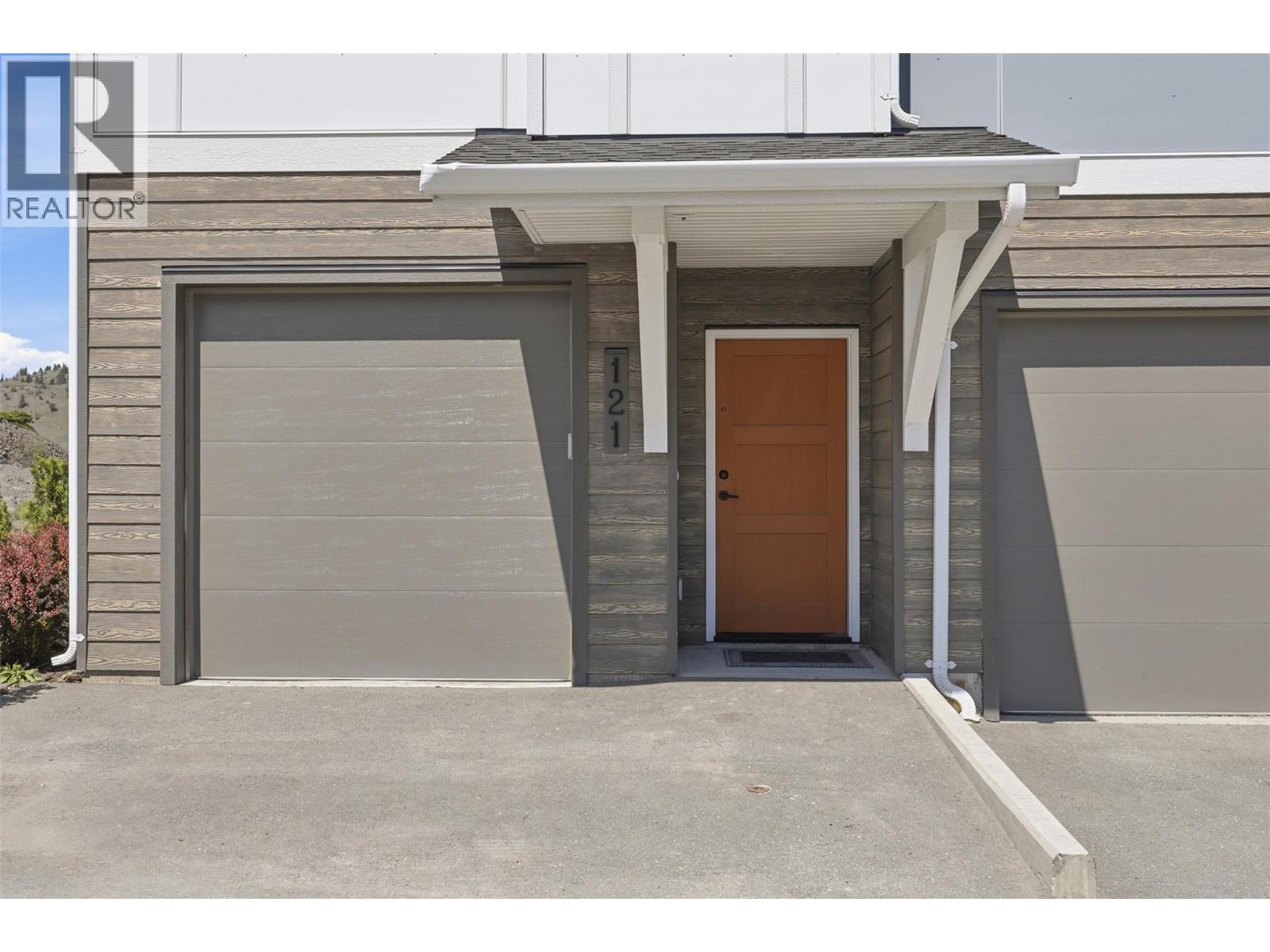 1701 Foxtail Drive Unit# 121, Kamloops, British Columbia  V1S 0B1 - Photo 1 - 10389393