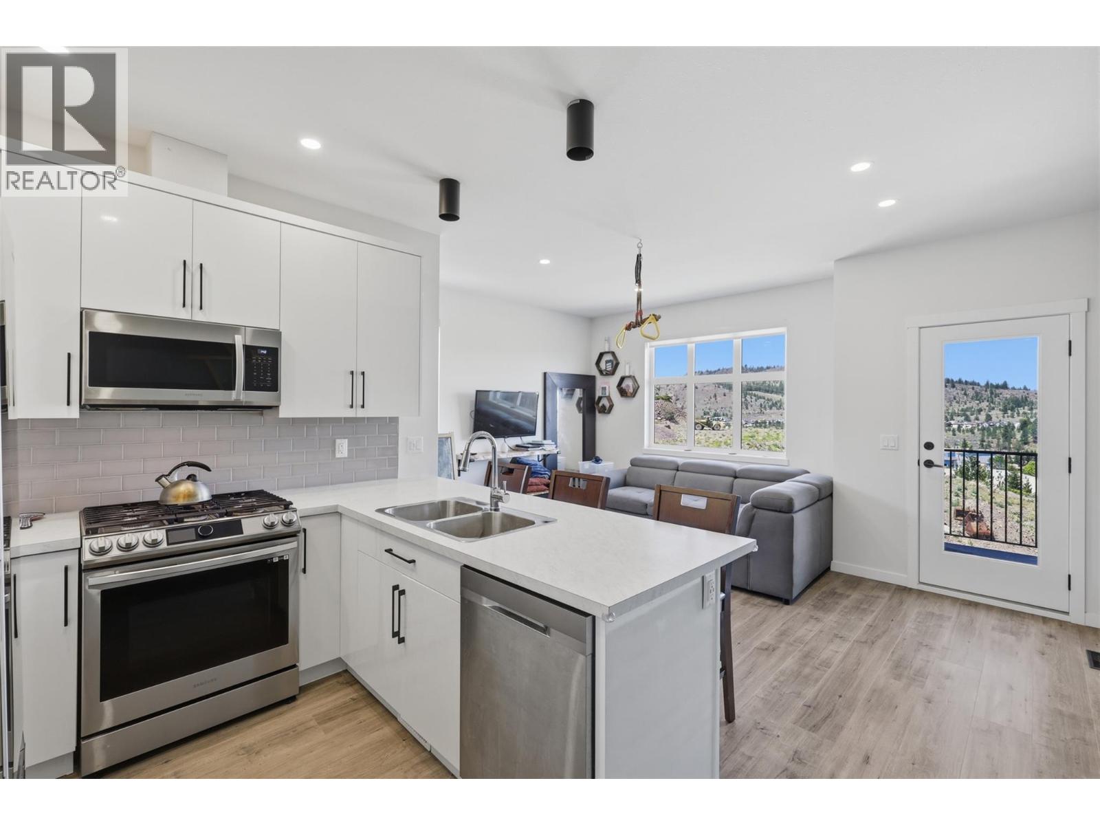1701 Foxtail Drive Unit# 121, Kamloops, British Columbia  V1S 0B1 - Photo 11 - 10389393