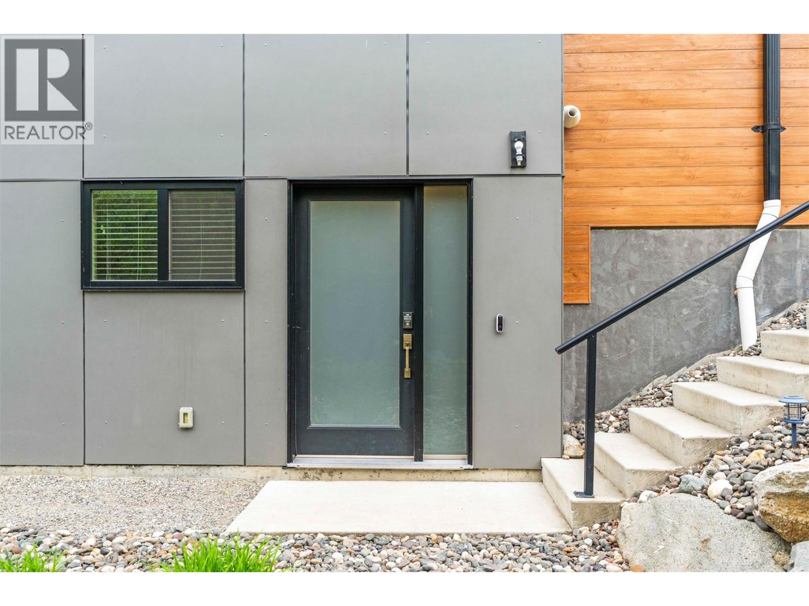 206 Vineyard Way, Vernon, British Columbia  V1H 1Z7 - Photo 10 - 10389059