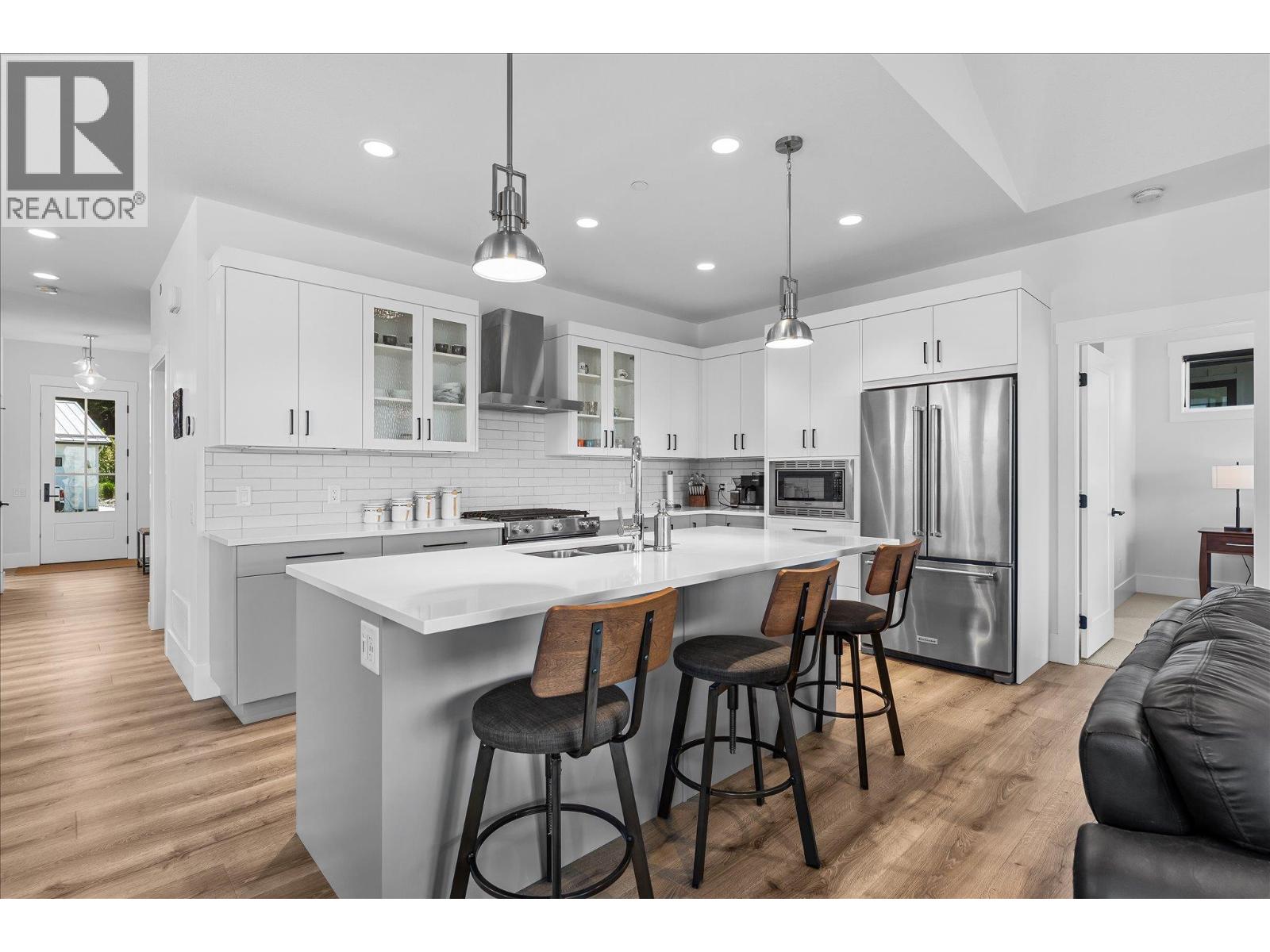 185 Diamond Way, Vernon, British Columbia  V1H 0A2 - Photo 8 - 10389247