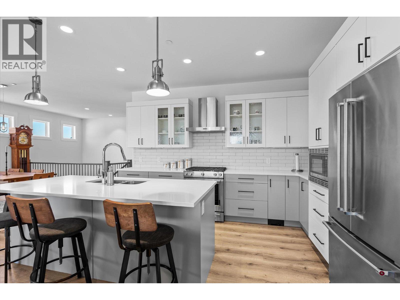 185 Diamond Way, Vernon, British Columbia  V1H 0A2 - Photo 9 - 10389247