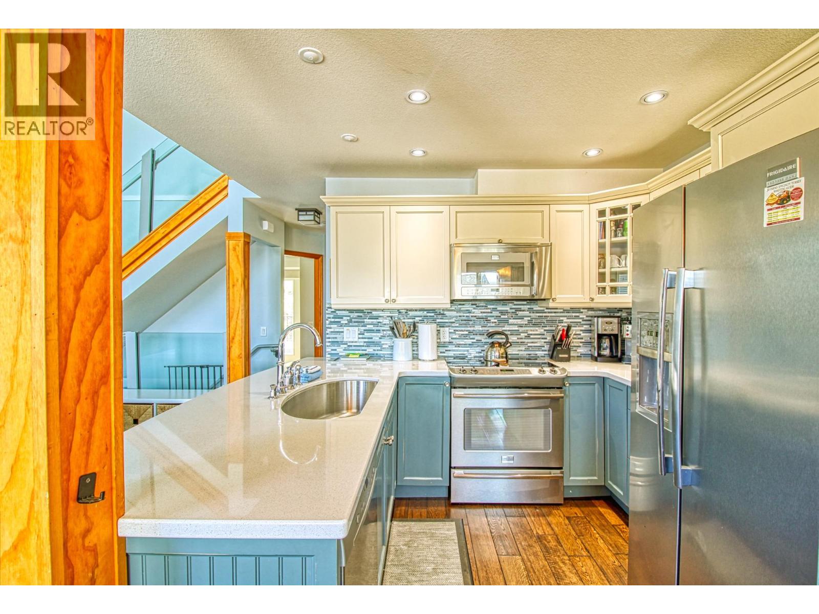 7001 Barcelona Drive Unit# 33, Kelowna, British Columbia  V1Z 3R8 - Photo 8 - 10389450