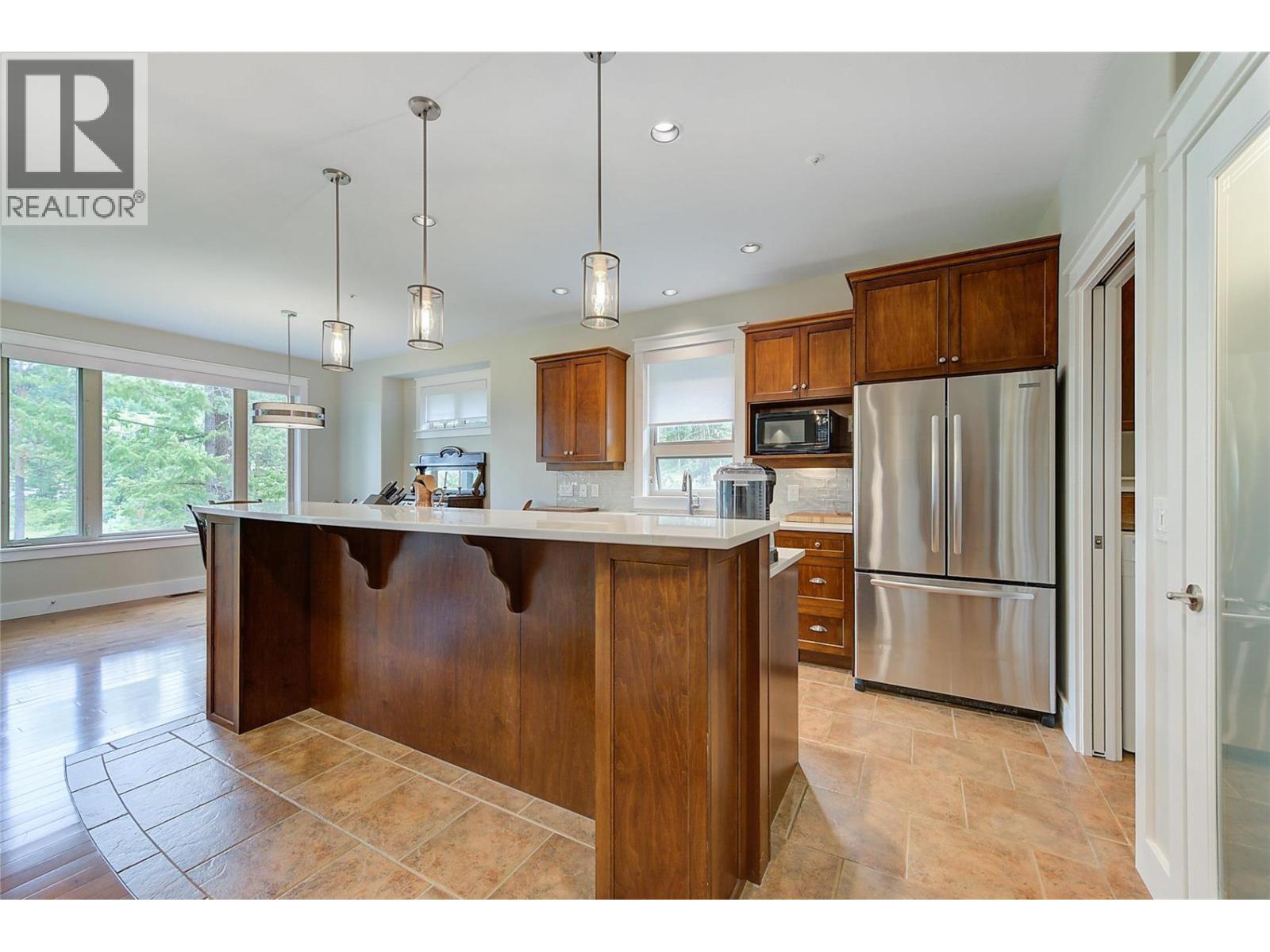 210 Dormie Place, Vernon, British Columbia  V1H 1Y5 - Photo 12 - 10389446
