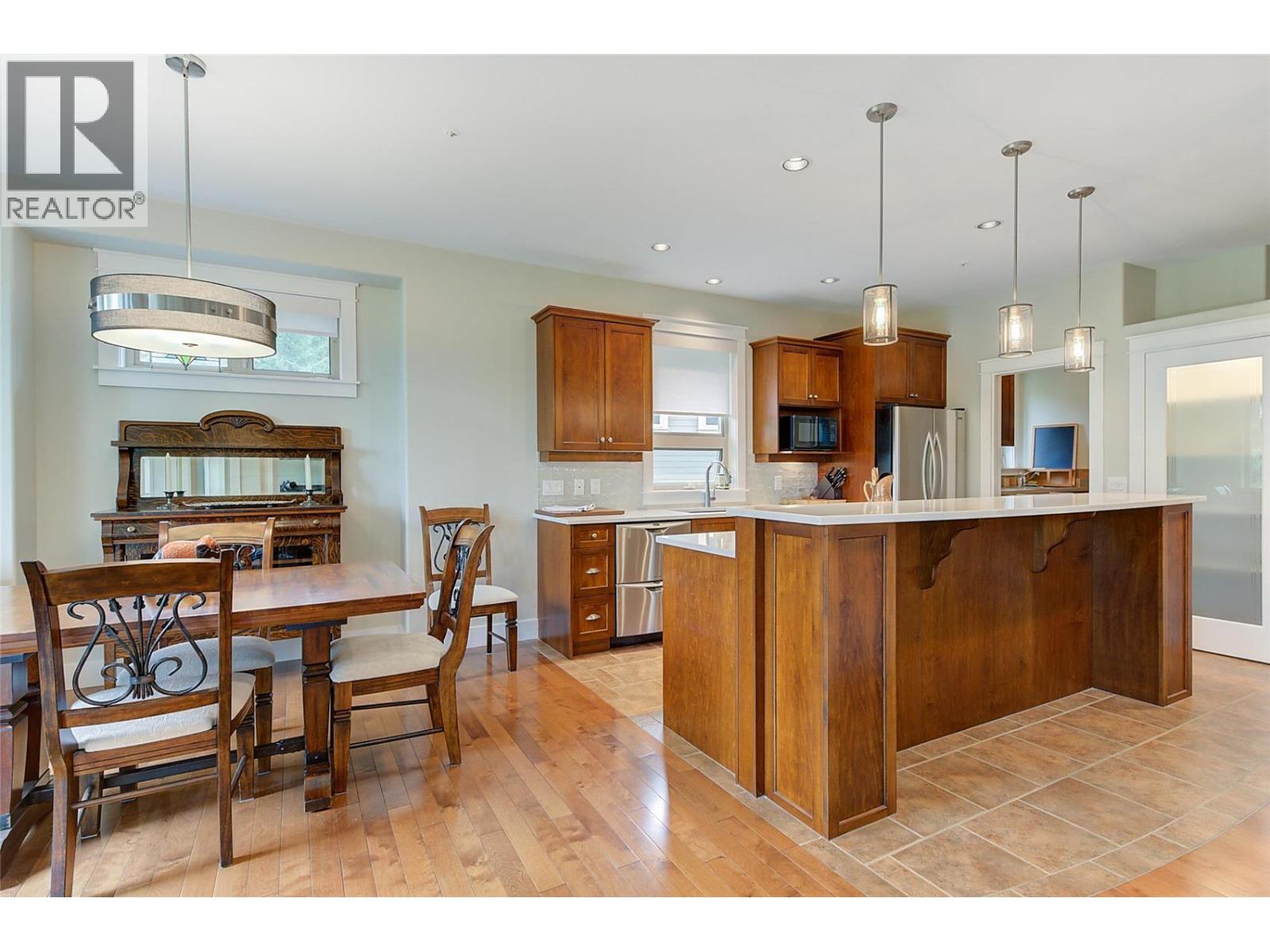 210 Dormie Place, Vernon, British Columbia  V1H 1Y5 - Photo 14 - 10389446