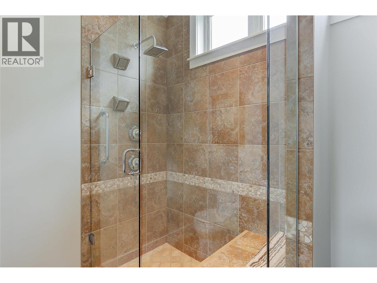 210 Dormie Place, Vernon, British Columbia  V1H 1Y5 - Photo 33 - 10389446