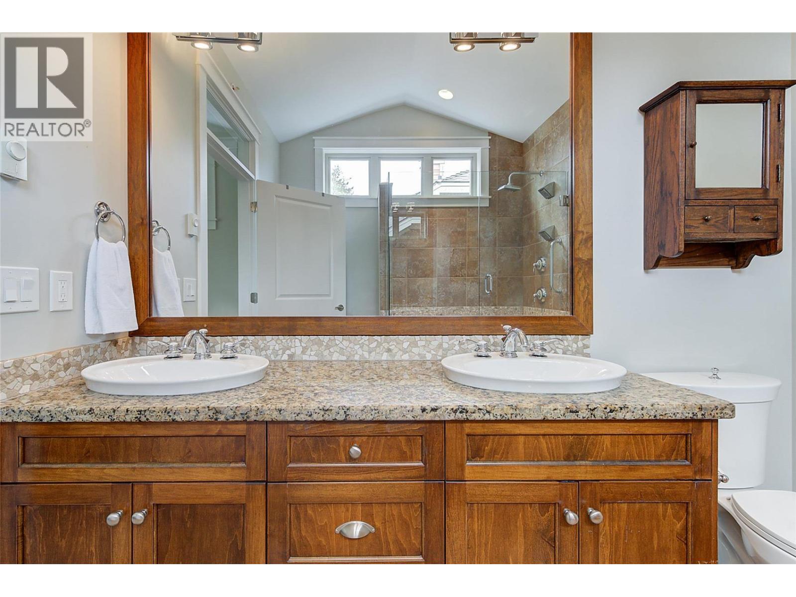 210 Dormie Place, Vernon, British Columbia  V1H 1Y5 - Photo 34 - 10389446