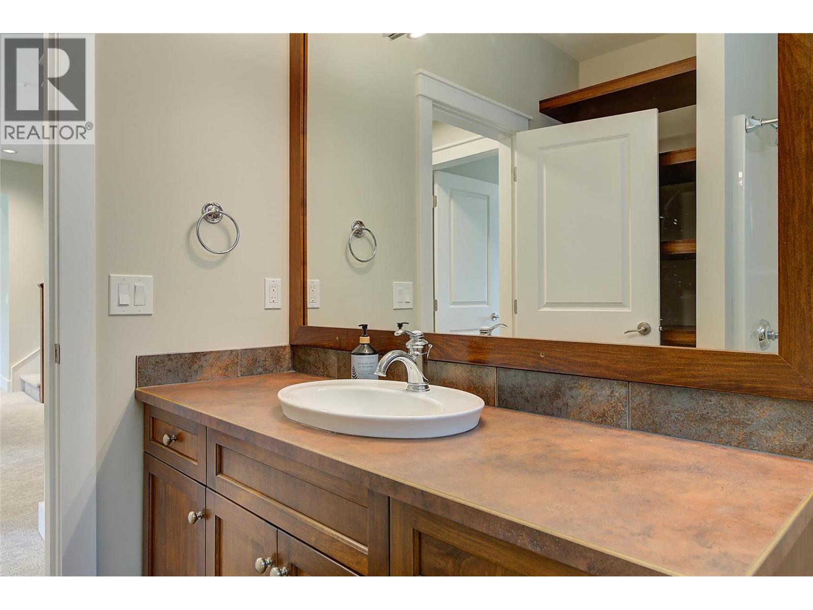 210 Dormie Place, Vernon, British Columbia  V1H 1Y5 - Photo 62 - 10389446