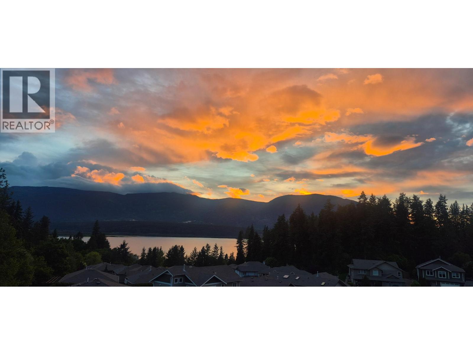 1581 20 Street Ne Unit# 2, Salmon Arm, British Columbia  V1E 0A7 - Photo 3 - 10388836