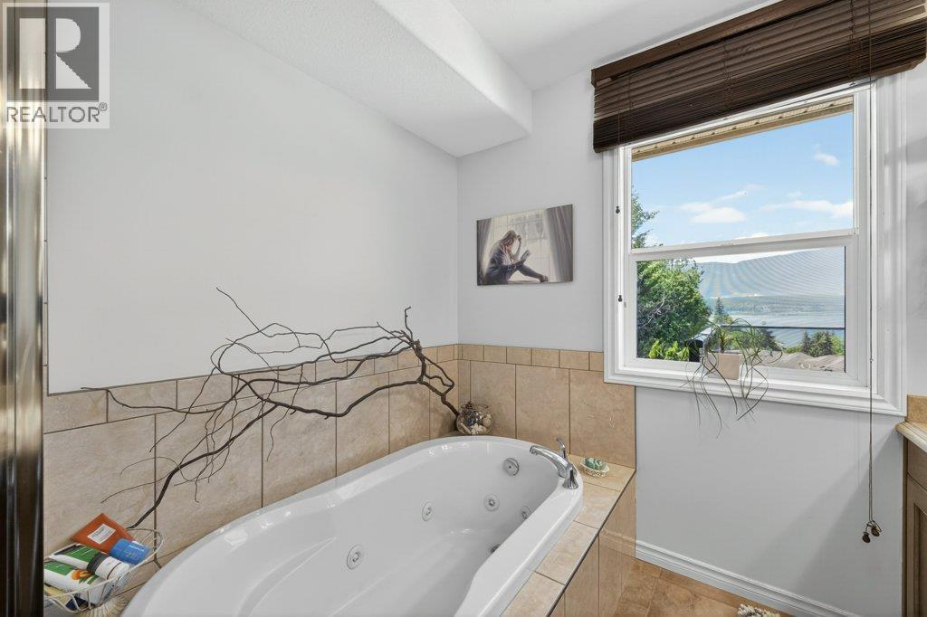 1581 20 Street Ne Unit# 2, Salmon Arm, British Columbia  V1E 0A7 - Photo 32 - 10388836
