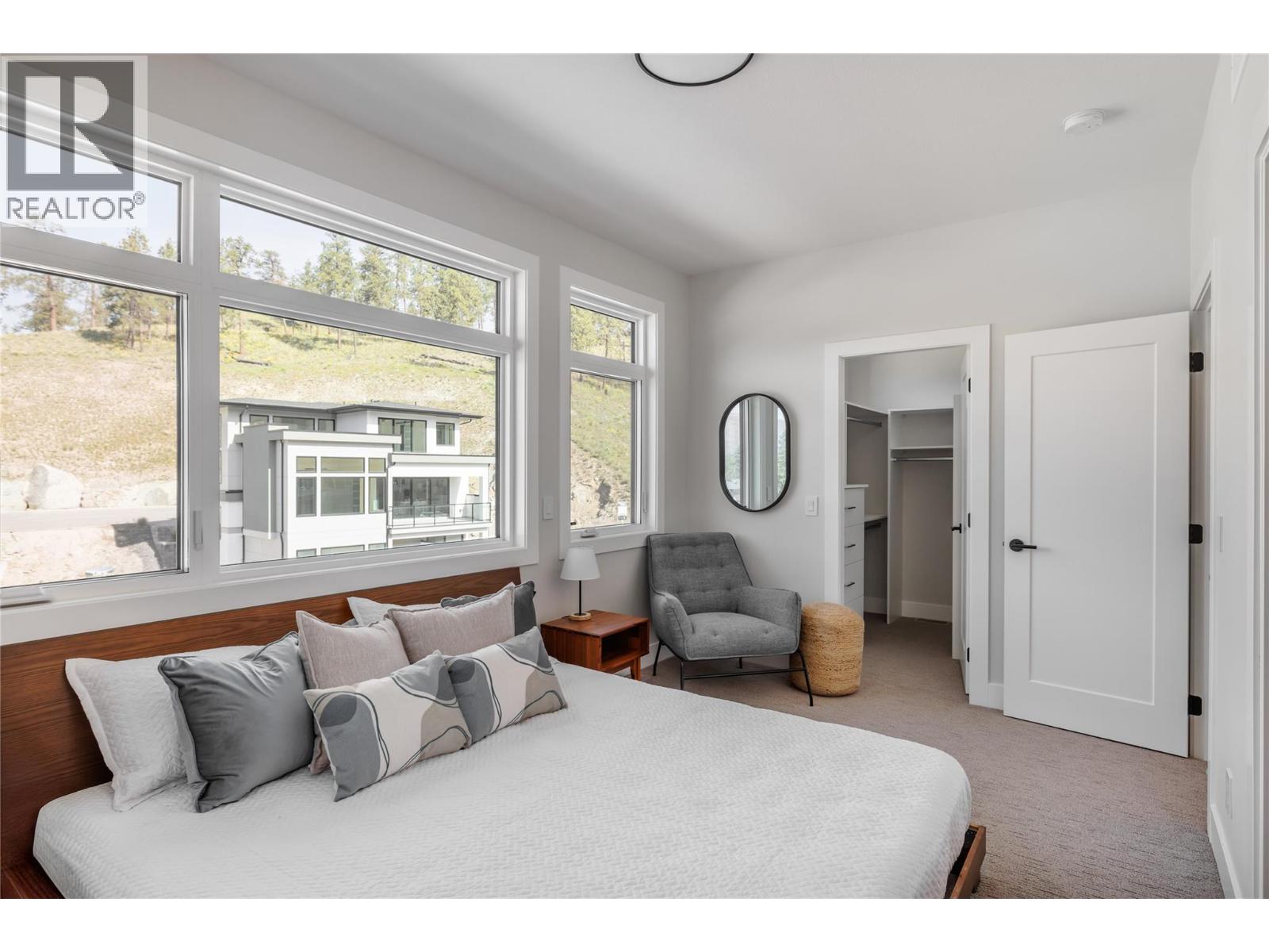 3425 Hilltown Drive Unit# 4, Kelowna, British Columbia  V1V 2B5 - Photo 3 - 10389484