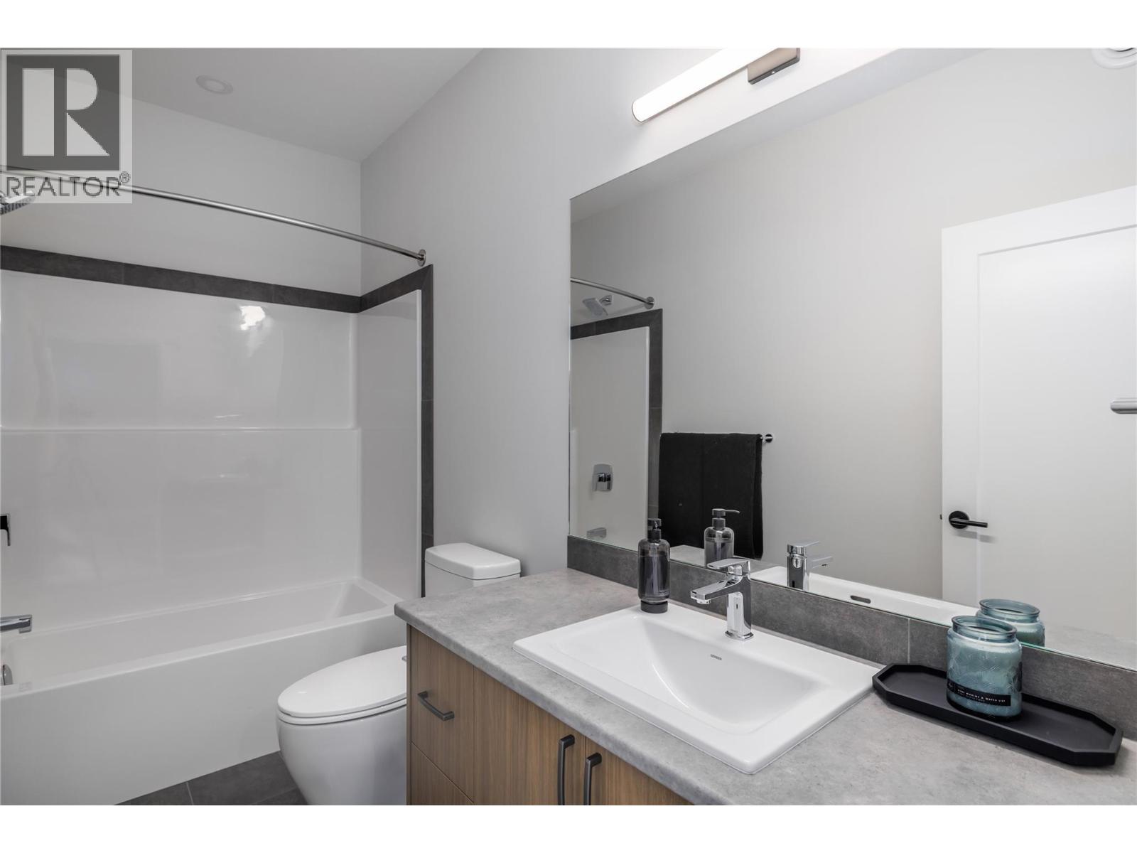 3425 Hilltown Drive Unit# 4, Kelowna, British Columbia  V1V 2B5 - Photo 9 - 10389484