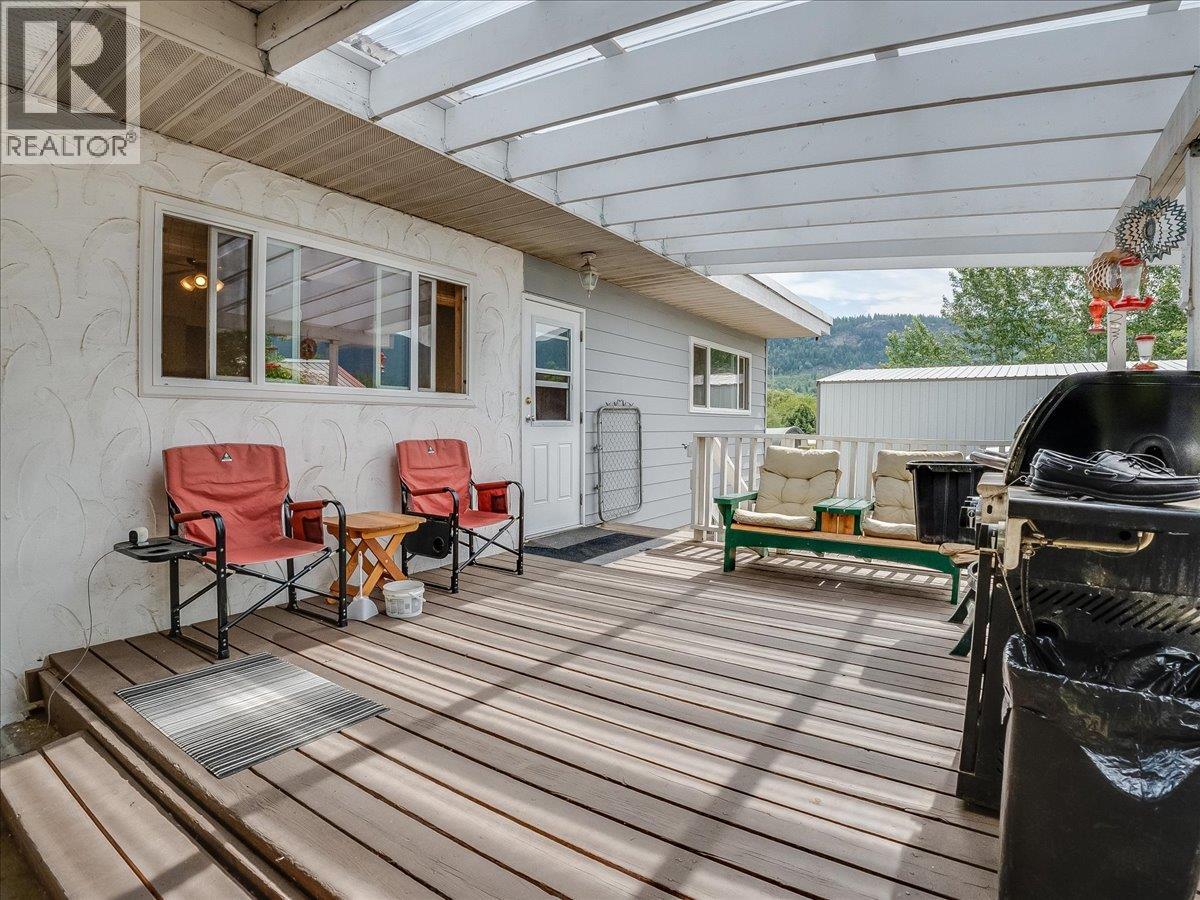 609 201st Avenue, Castlegar, British Columbia  V1N 3R1 - Photo 12 - 10389299
