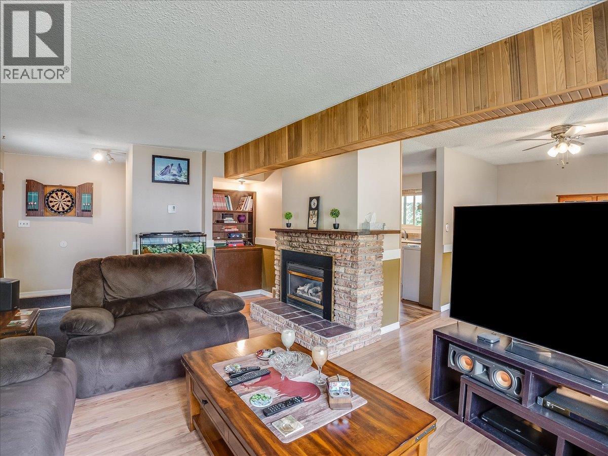 609 201st Avenue, Castlegar, British Columbia  V1N 3R1 - Photo 24 - 10389299
