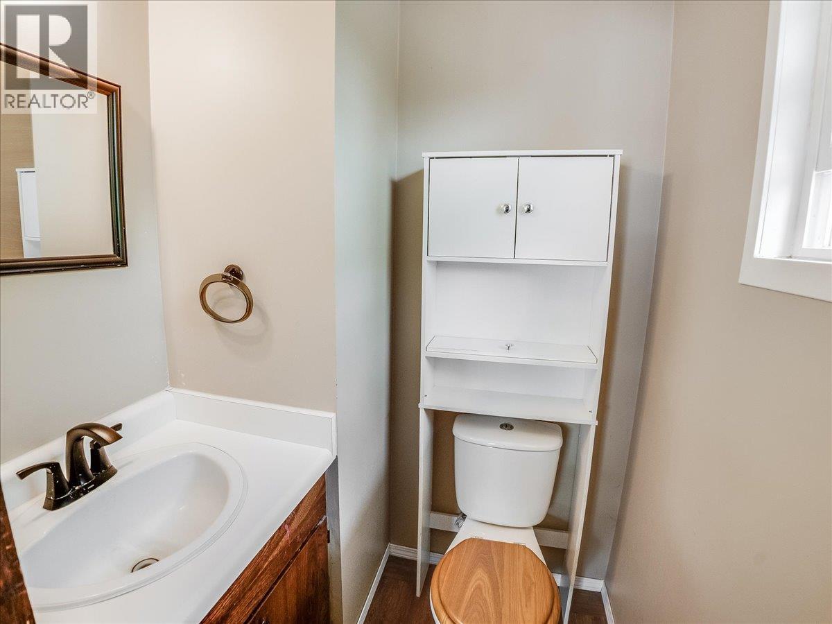 609 201st Avenue, Castlegar, British Columbia  V1N 3R1 - Photo 26 - 10389299