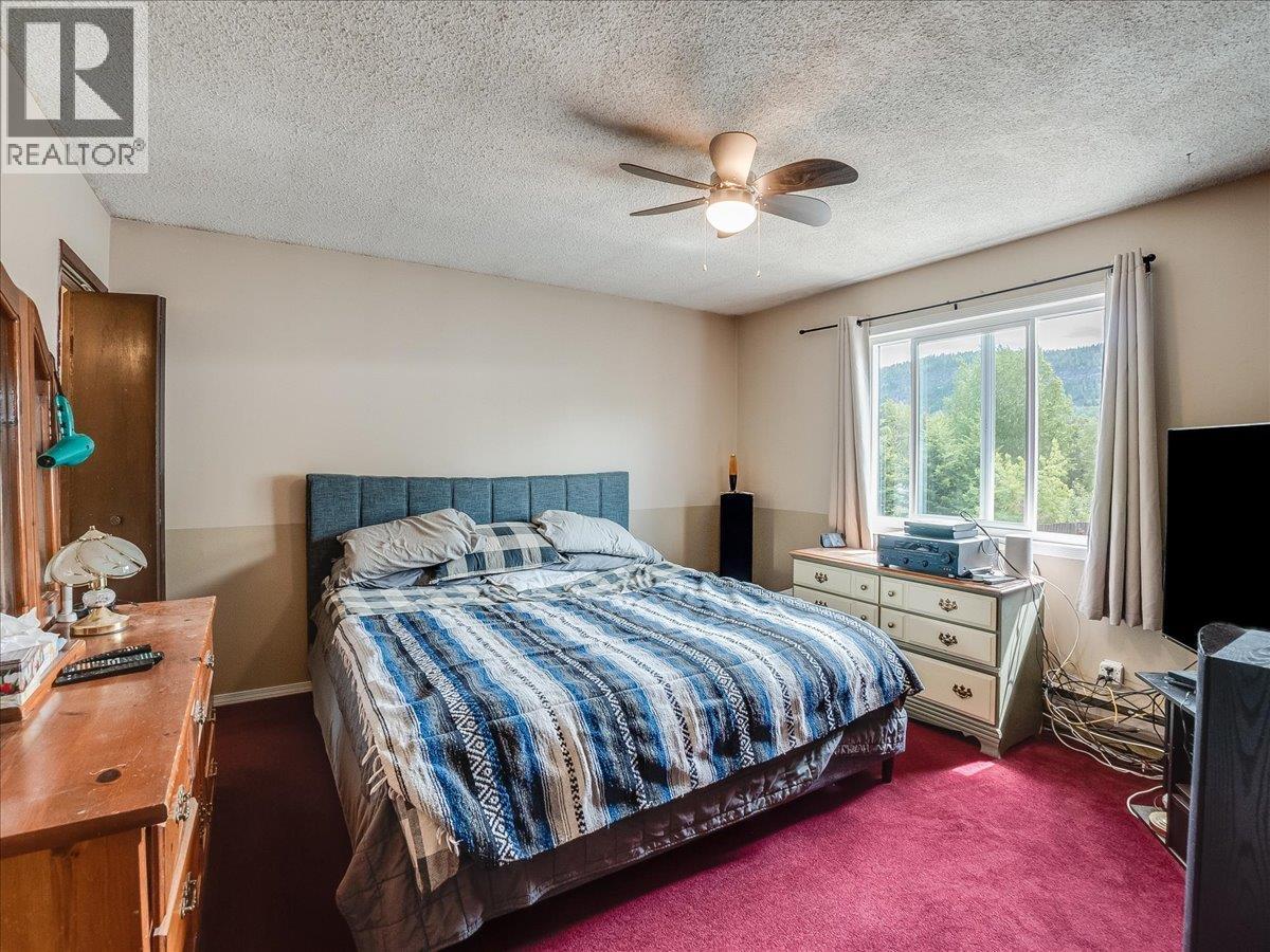 609 201st Avenue, Castlegar, British Columbia  V1N 3R1 - Photo 29 - 10389299