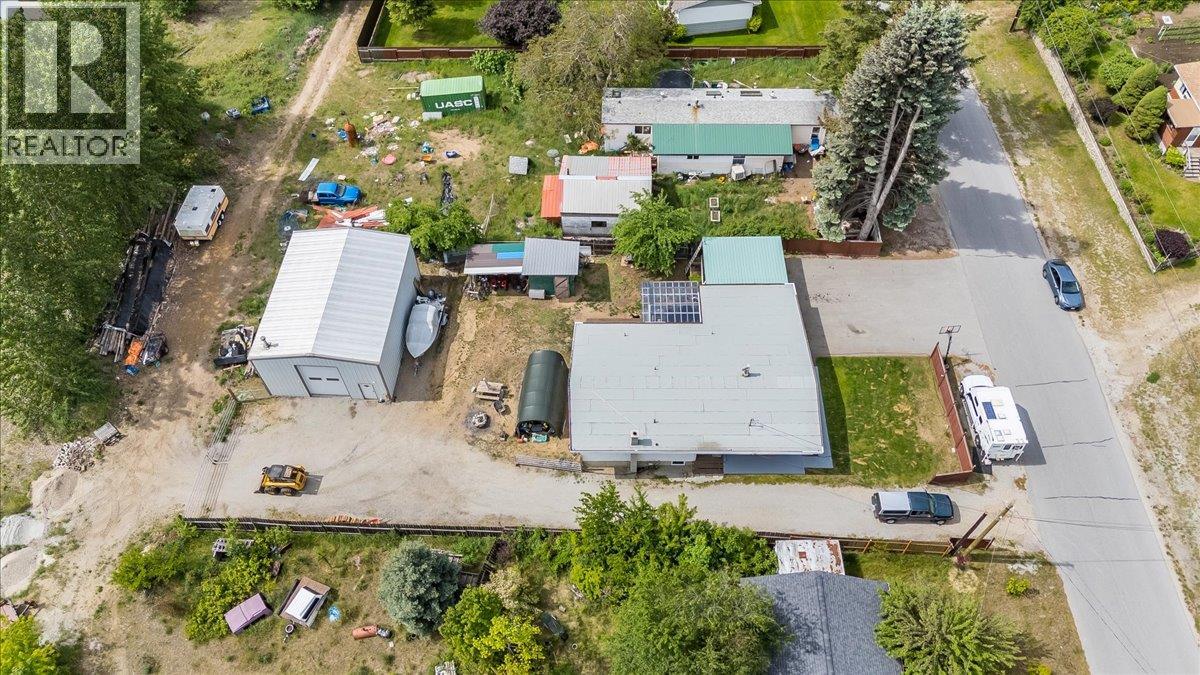 609 201st Avenue, Castlegar, British Columbia  V1N 3R1 - Photo 4 - 10389299