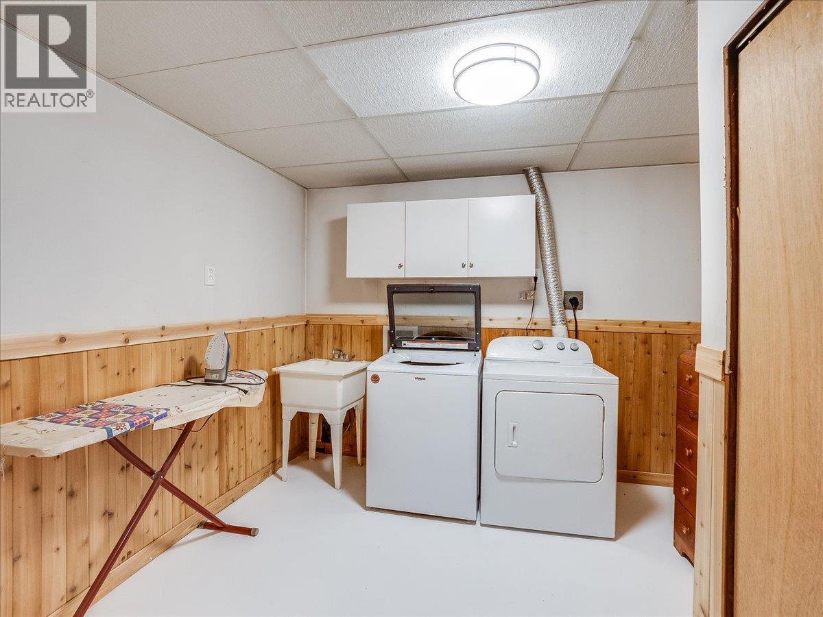 609 201st Avenue, Castlegar, British Columbia  V1N 3R1 - Photo 43 - 10389299