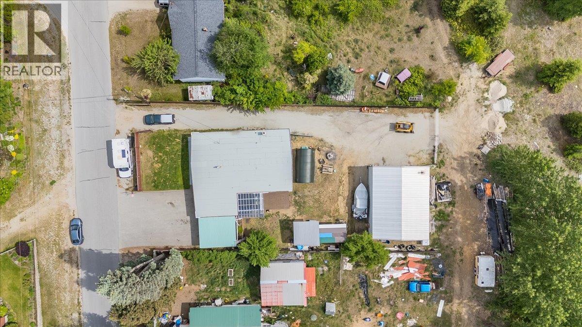 609 201st Avenue, Castlegar, British Columbia  V1N 3R1 - Photo 5 - 10389299