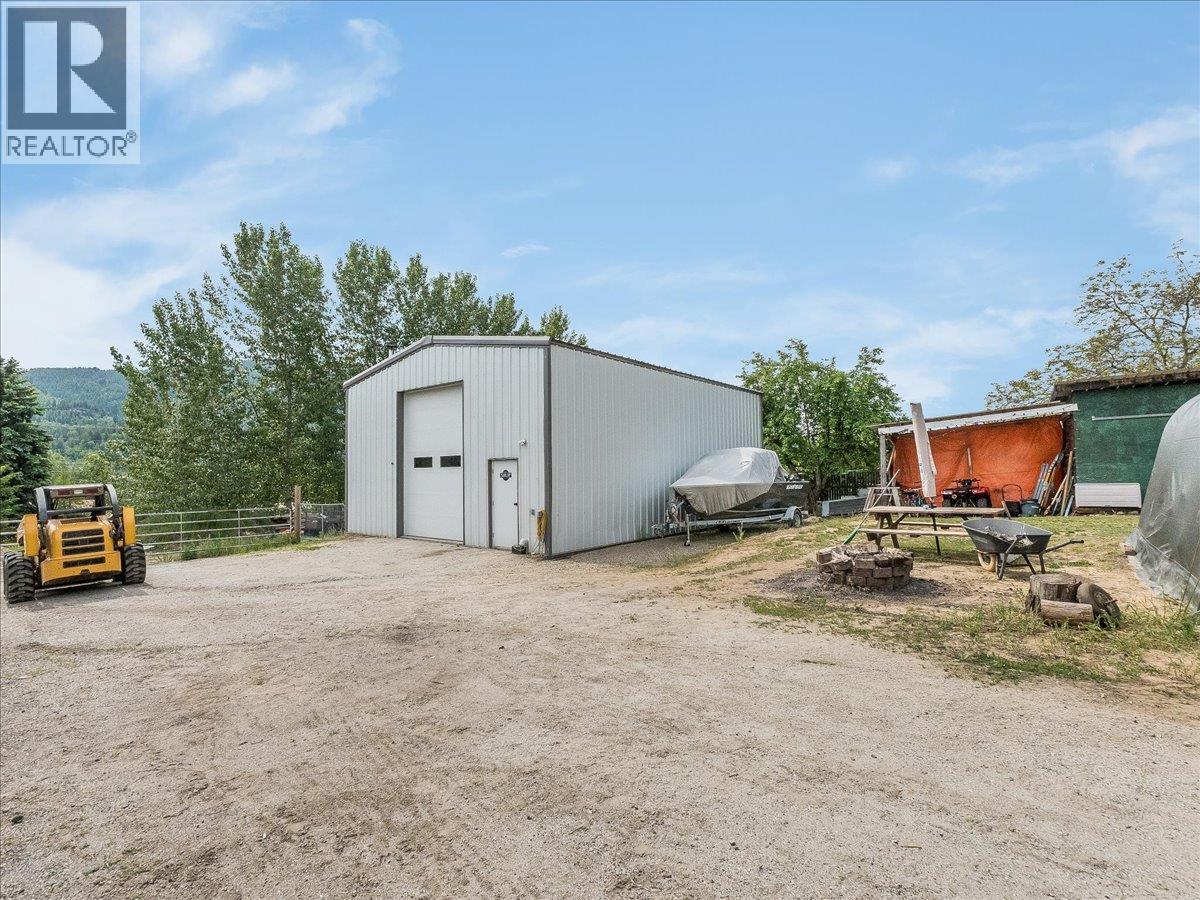 609 201st Avenue, Castlegar, British Columbia  V1N 3R1 - Photo 50 - 10389299