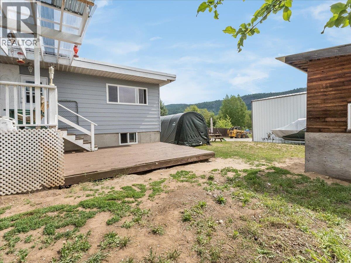 609 201st Avenue, Castlegar, British Columbia  V1N 3R1 - Photo 58 - 10389299
