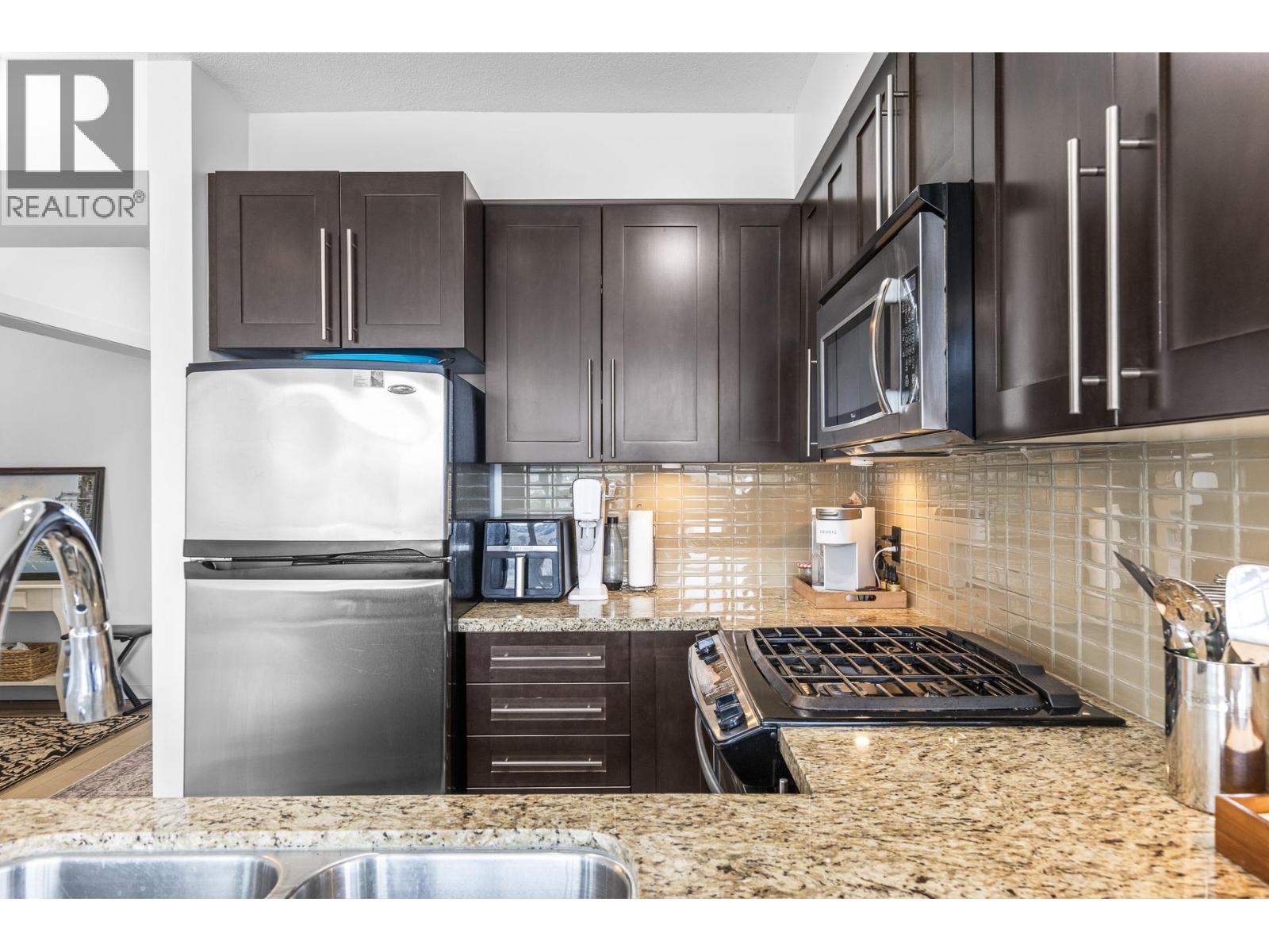 1075 Sunset Drive Unit# 702, Kelowna, British Columbia  V1Y 9Y9 - Photo 10 - 10389153