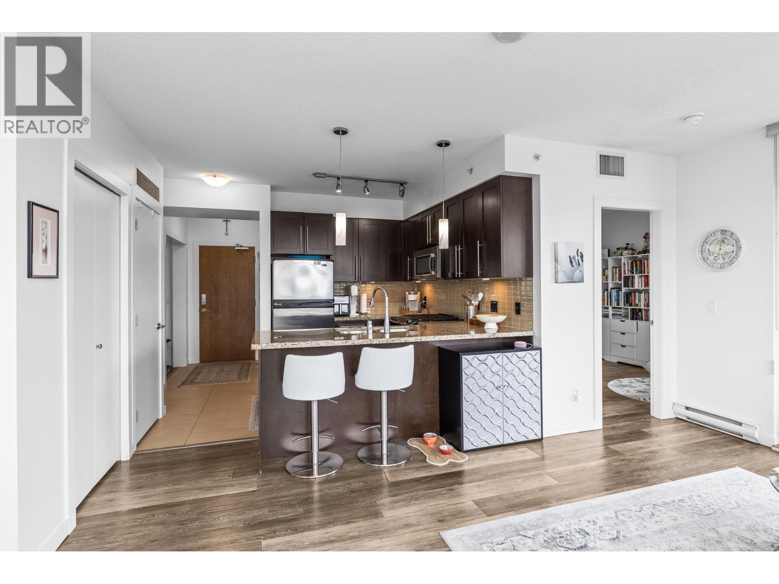 1075 Sunset Drive Unit# 702, Kelowna, British Columbia  V1Y 9Y9 - Photo 8 - 10389153