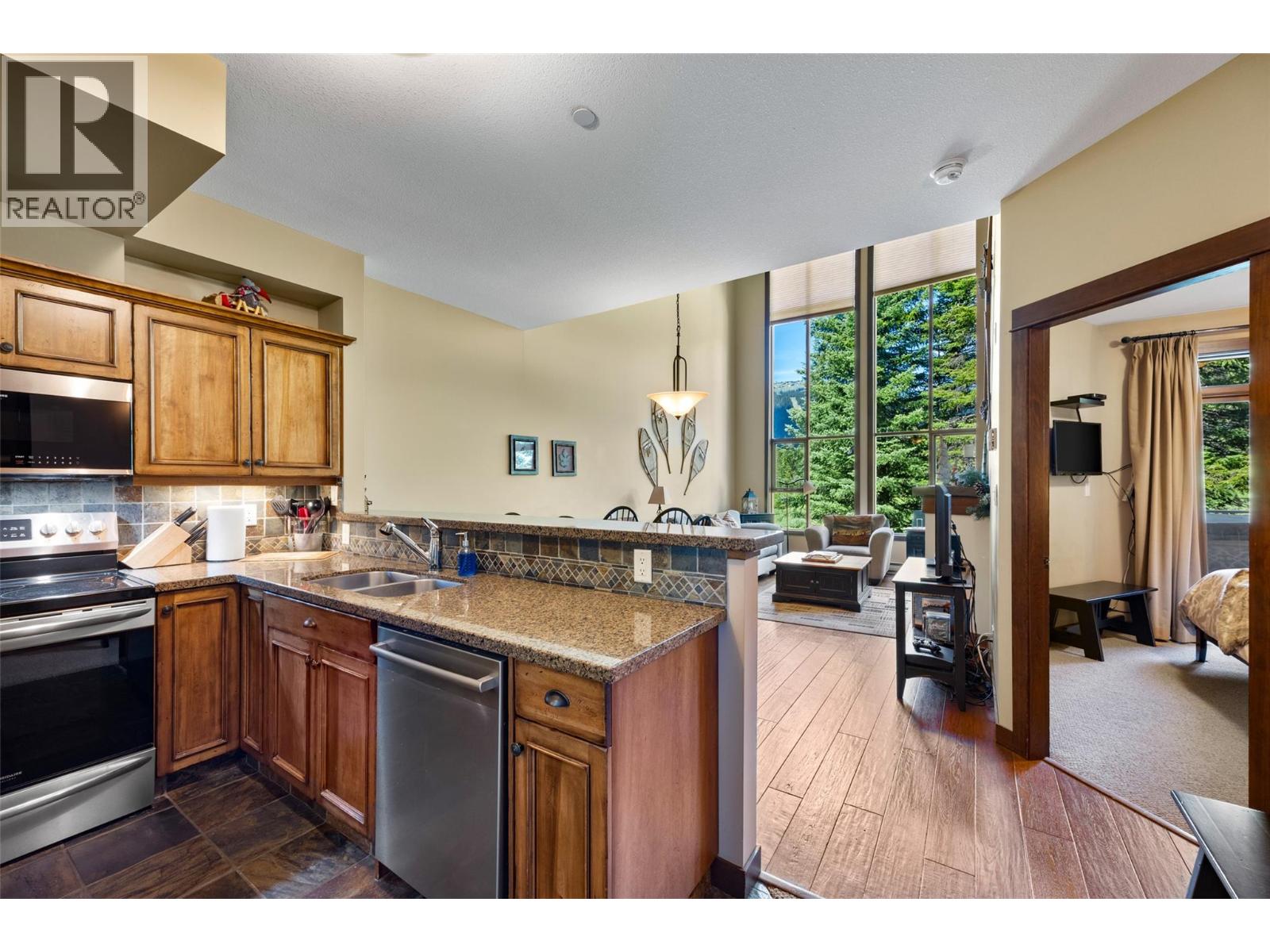 5005 Valley Drive Unit# 16, Sun Peaks, British Columbia  V0E 5N0 - Photo 3 - 10389490