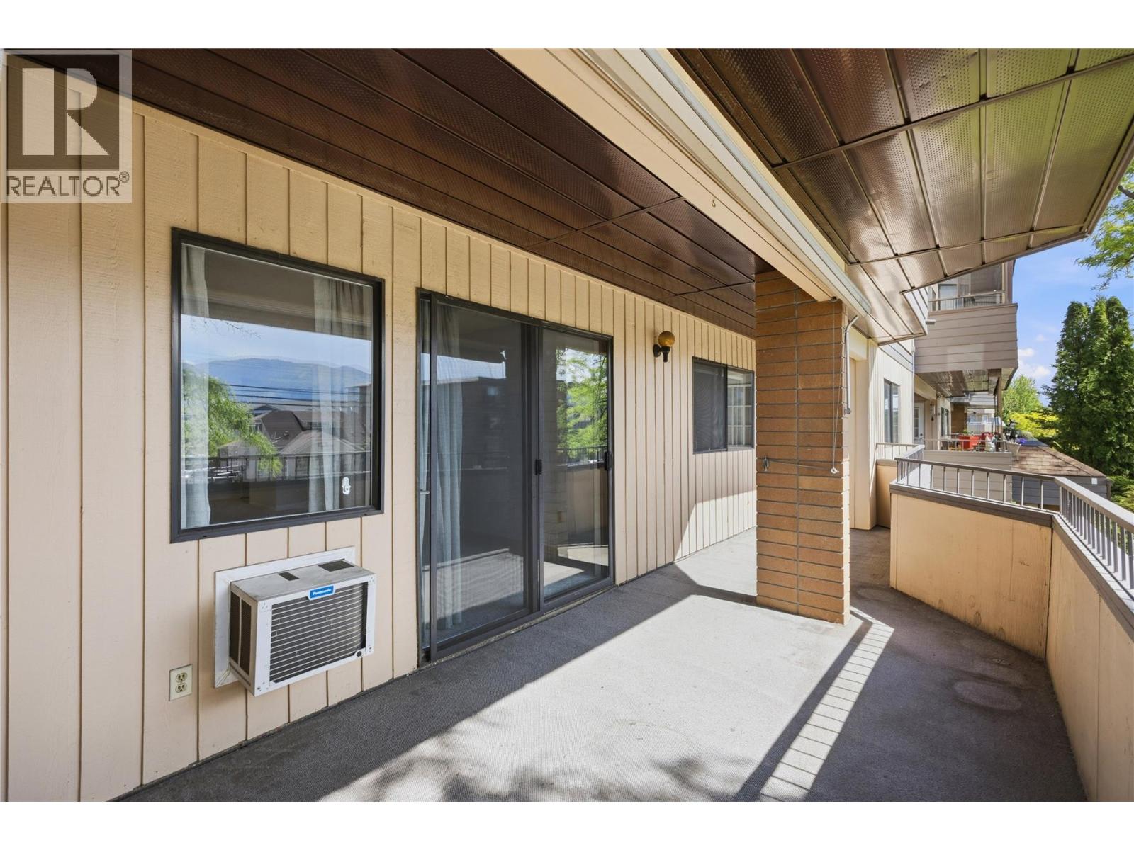 740 Winnipeg Street Unit# 202, Penticton, British Columbia  V2A 5N3 - Photo 2 - 10389418