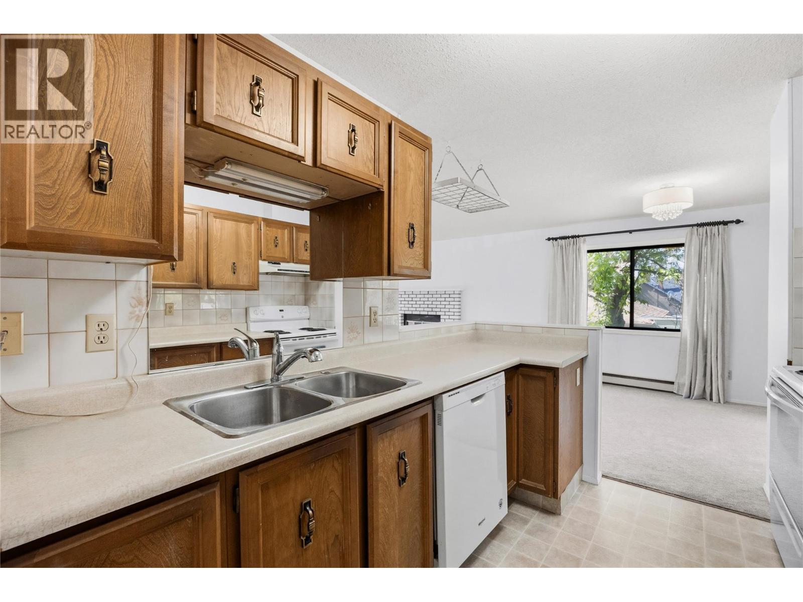 740 Winnipeg Street Unit# 202, Penticton, British Columbia  V2A 5N3 - Photo 3 - 10389418