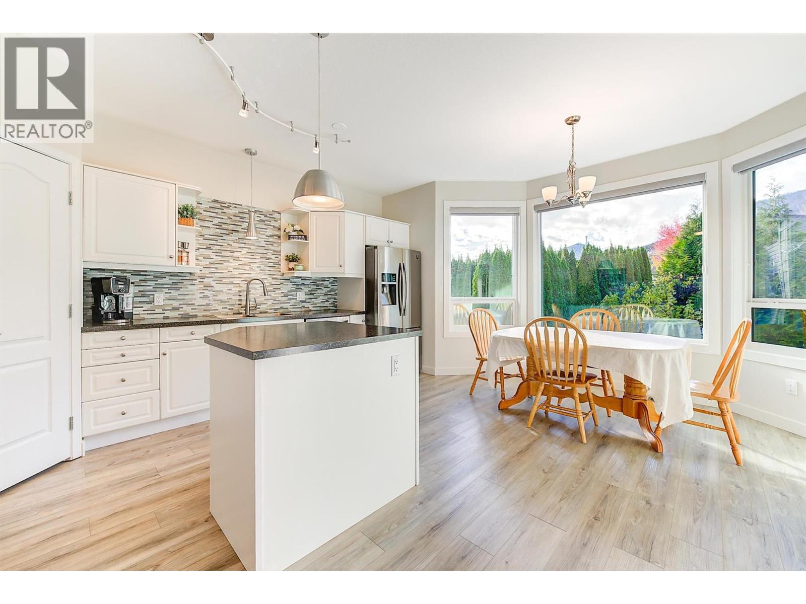 2083 Rosefield Drive, West Kelowna, British Columbia  V1Z 3Y8 - Photo 11 - 10389396