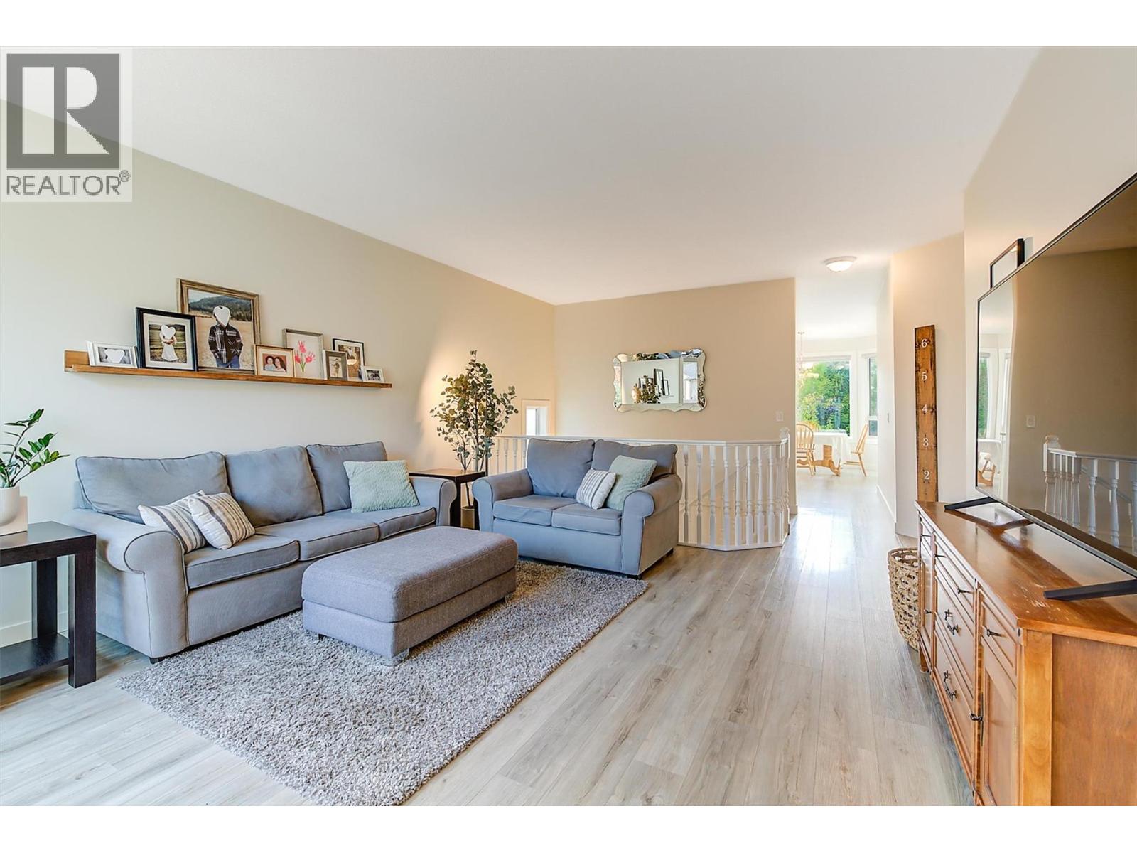 2083 Rosefield Drive, West Kelowna, British Columbia  V1Z 3Y8 - Photo 3 - 10389396