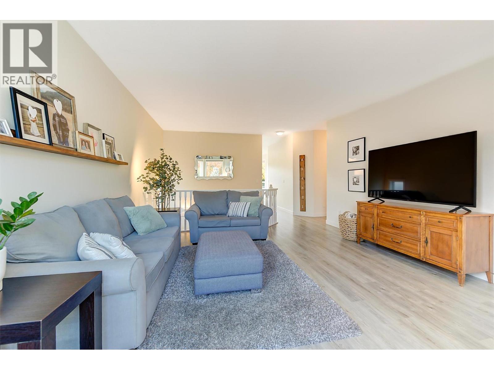 2083 Rosefield Drive, West Kelowna, British Columbia  V1Z 3Y8 - Photo 5 - 10389396