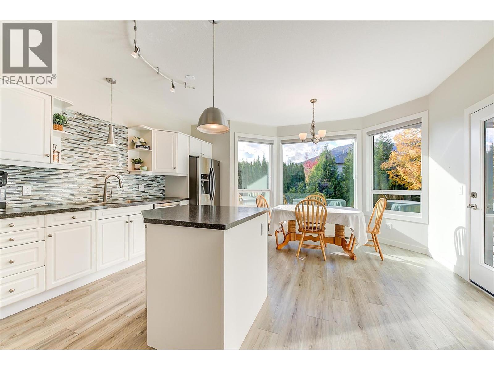 2083 Rosefield Drive, West Kelowna, British Columbia  V1Z 3Y8 - Photo 8 - 10389396